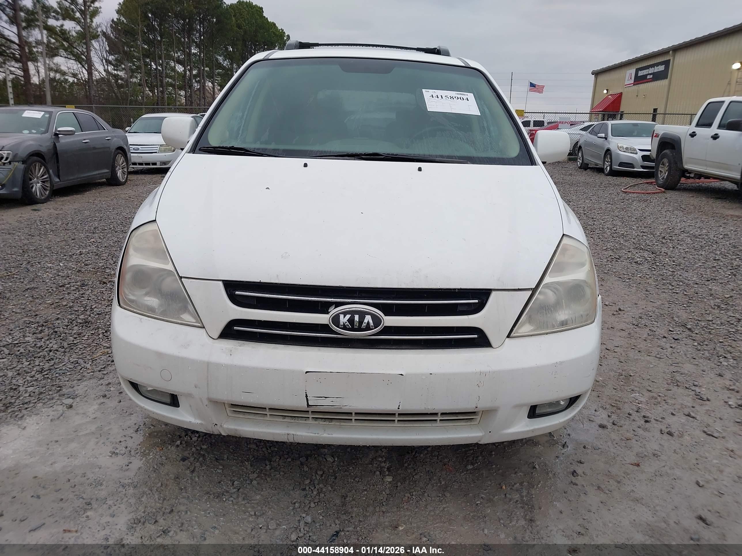KIA SEDONA image 6
