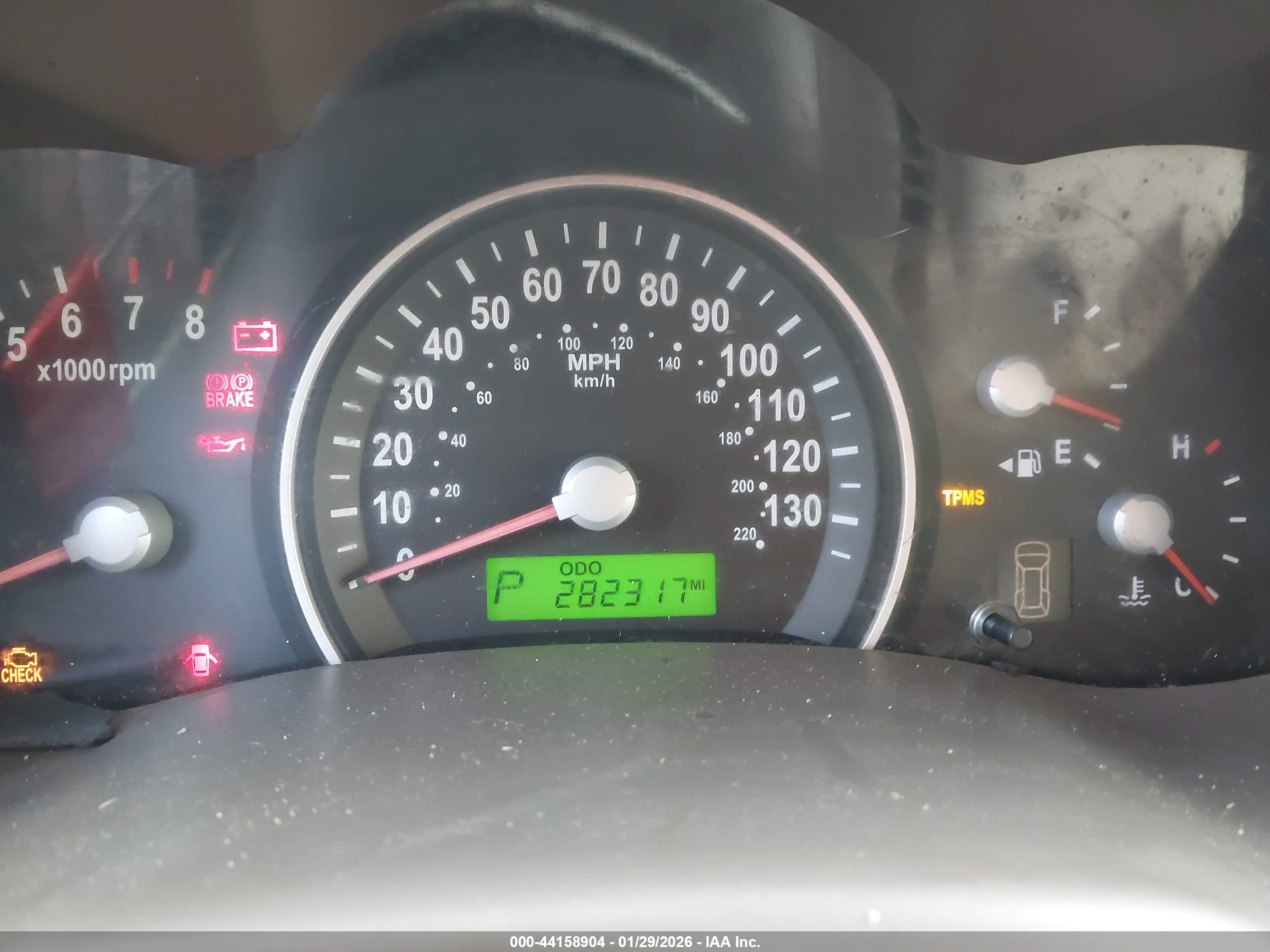 KIA SEDONA image 7