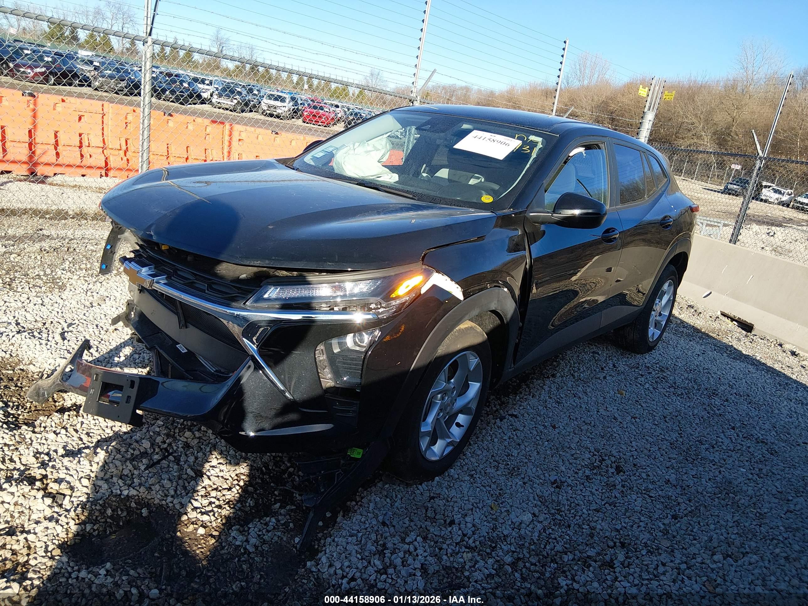 CHEVROLET TRAX image 2