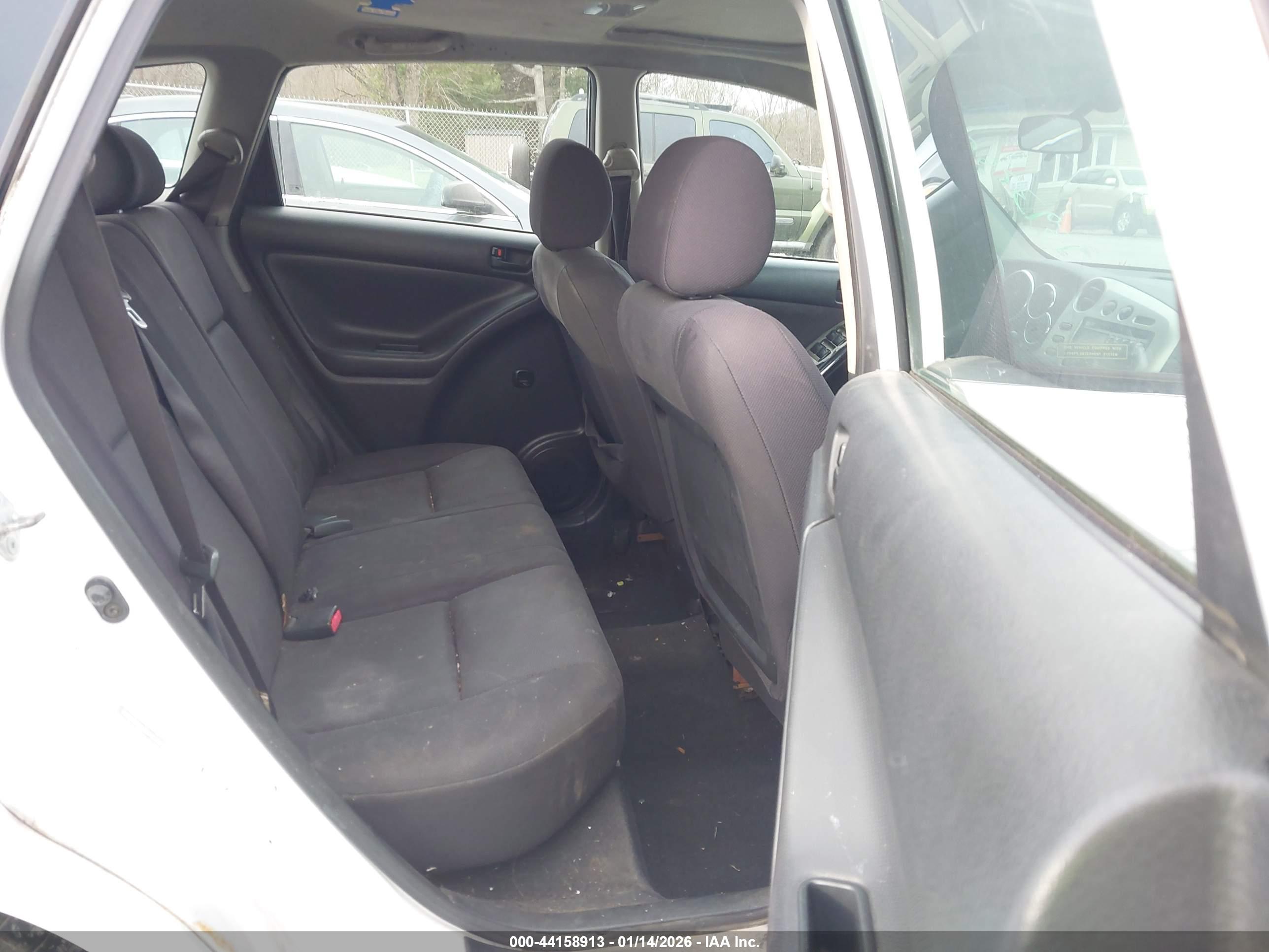 PONTIAC VIBE image 8