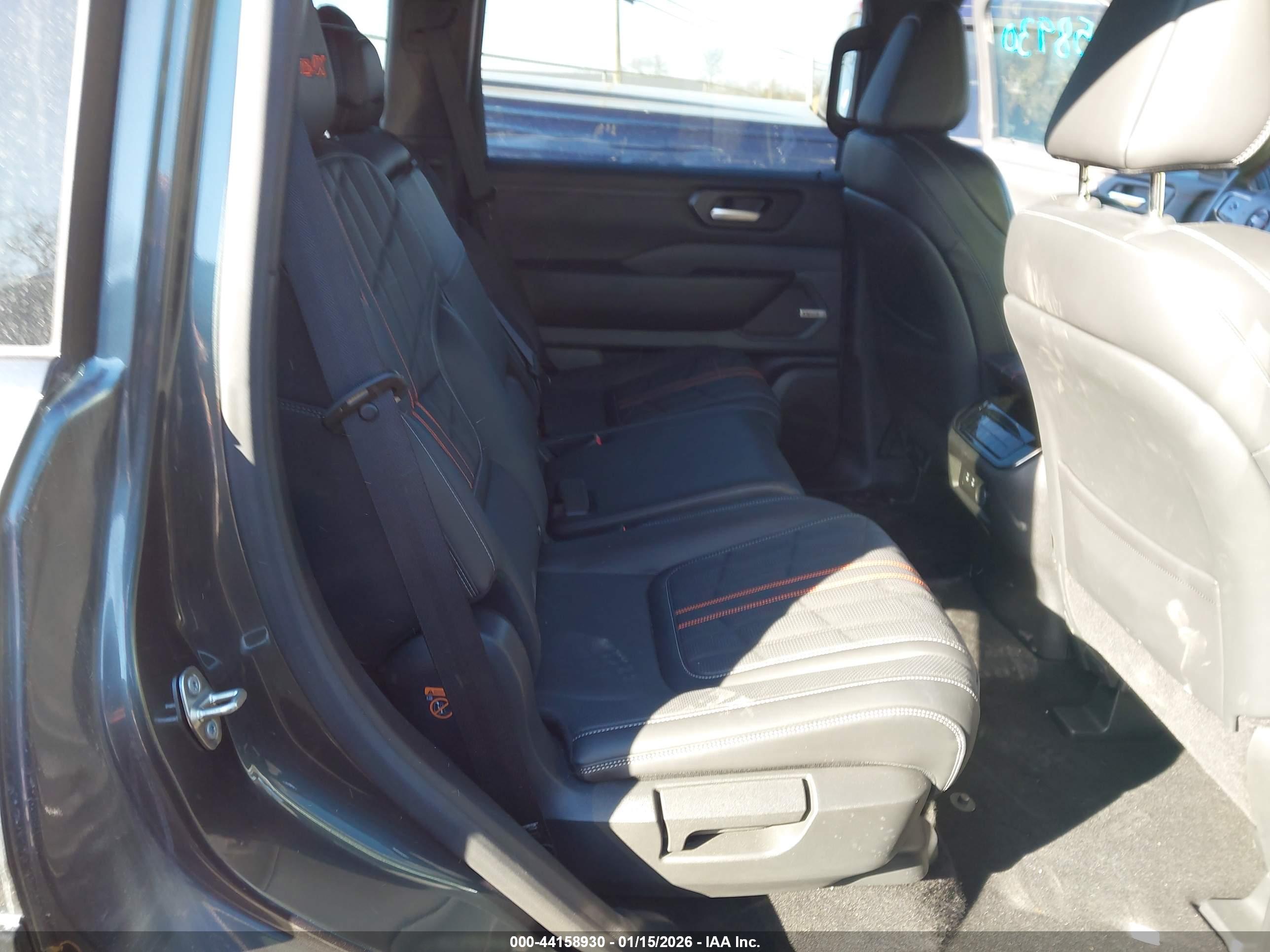 NISSAN ARMADA image 8