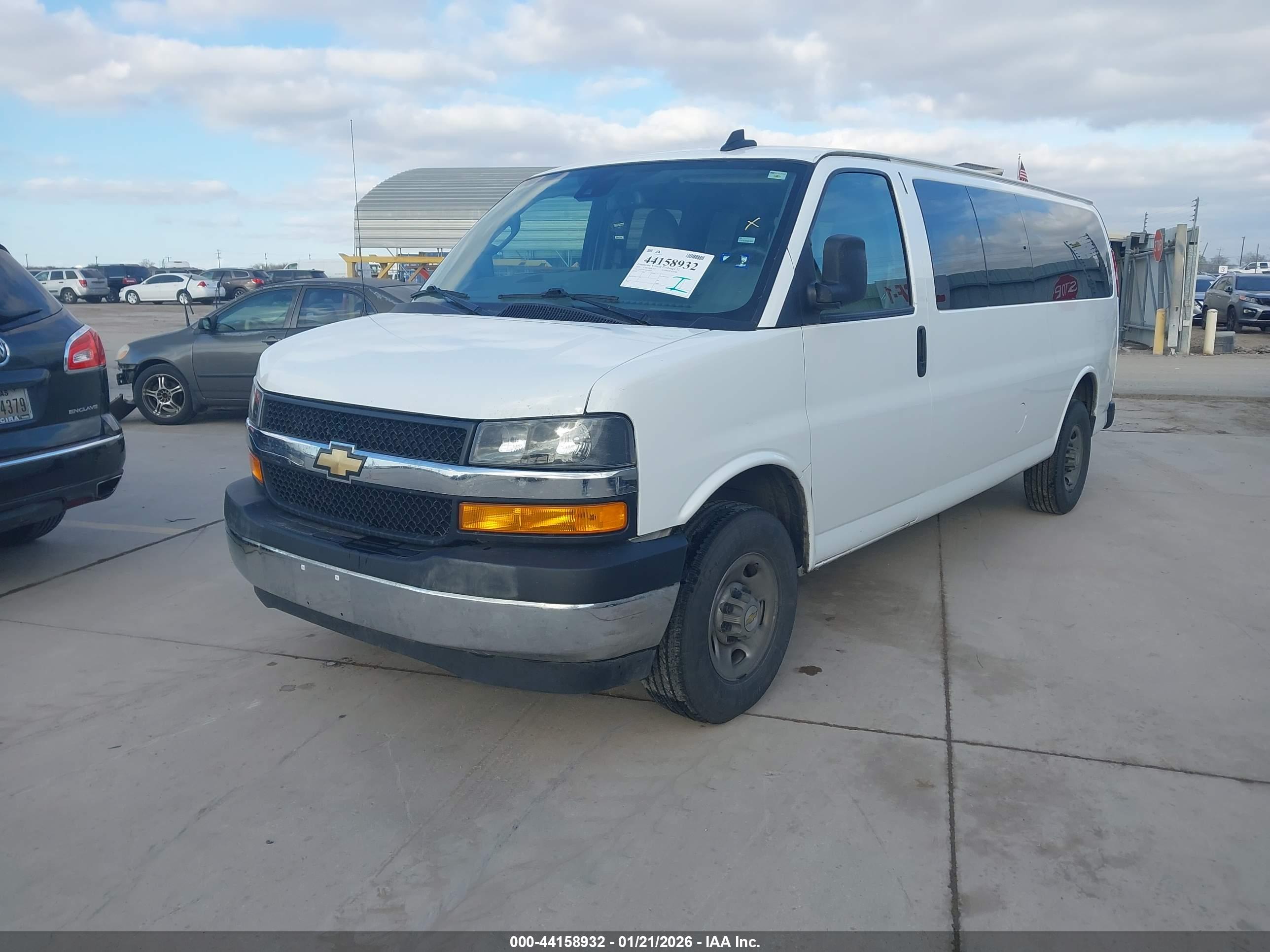 CHEVROLET EXPRESS image 2