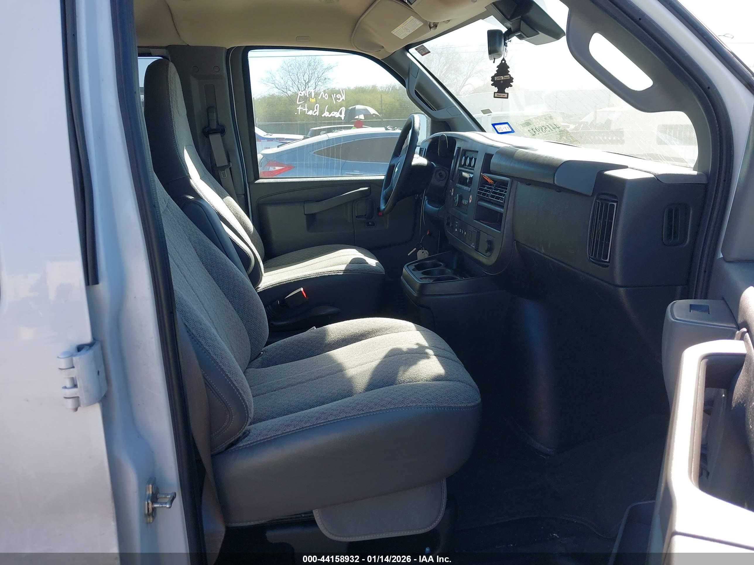 CHEVROLET EXPRESS image 5