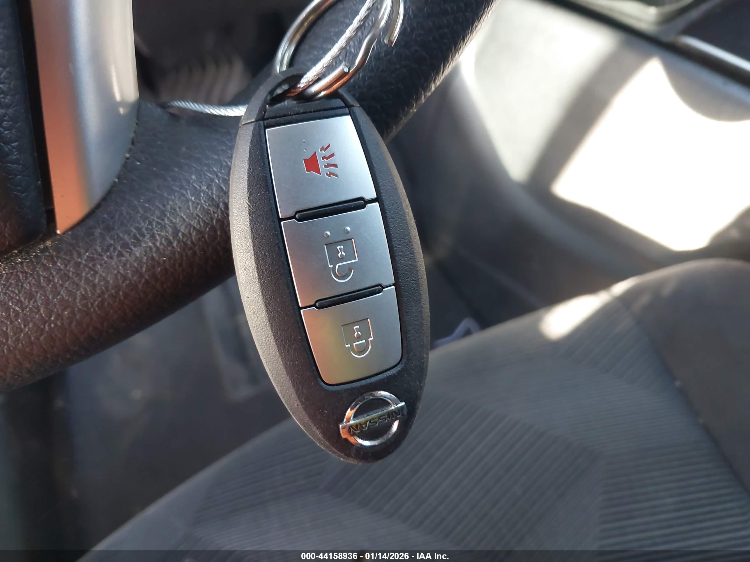 NISSAN ROGUE image 11