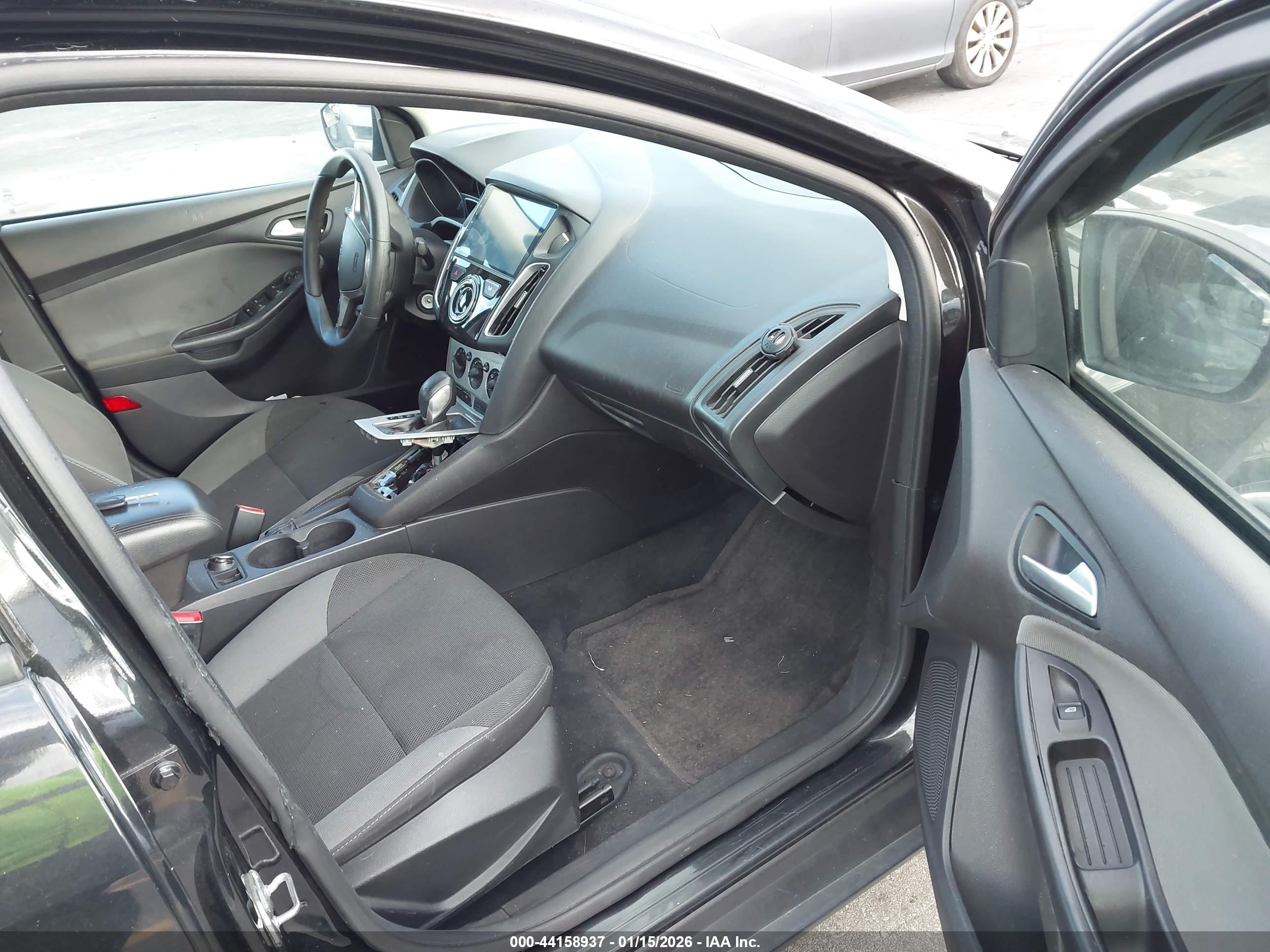 FORD FOCUS image 5