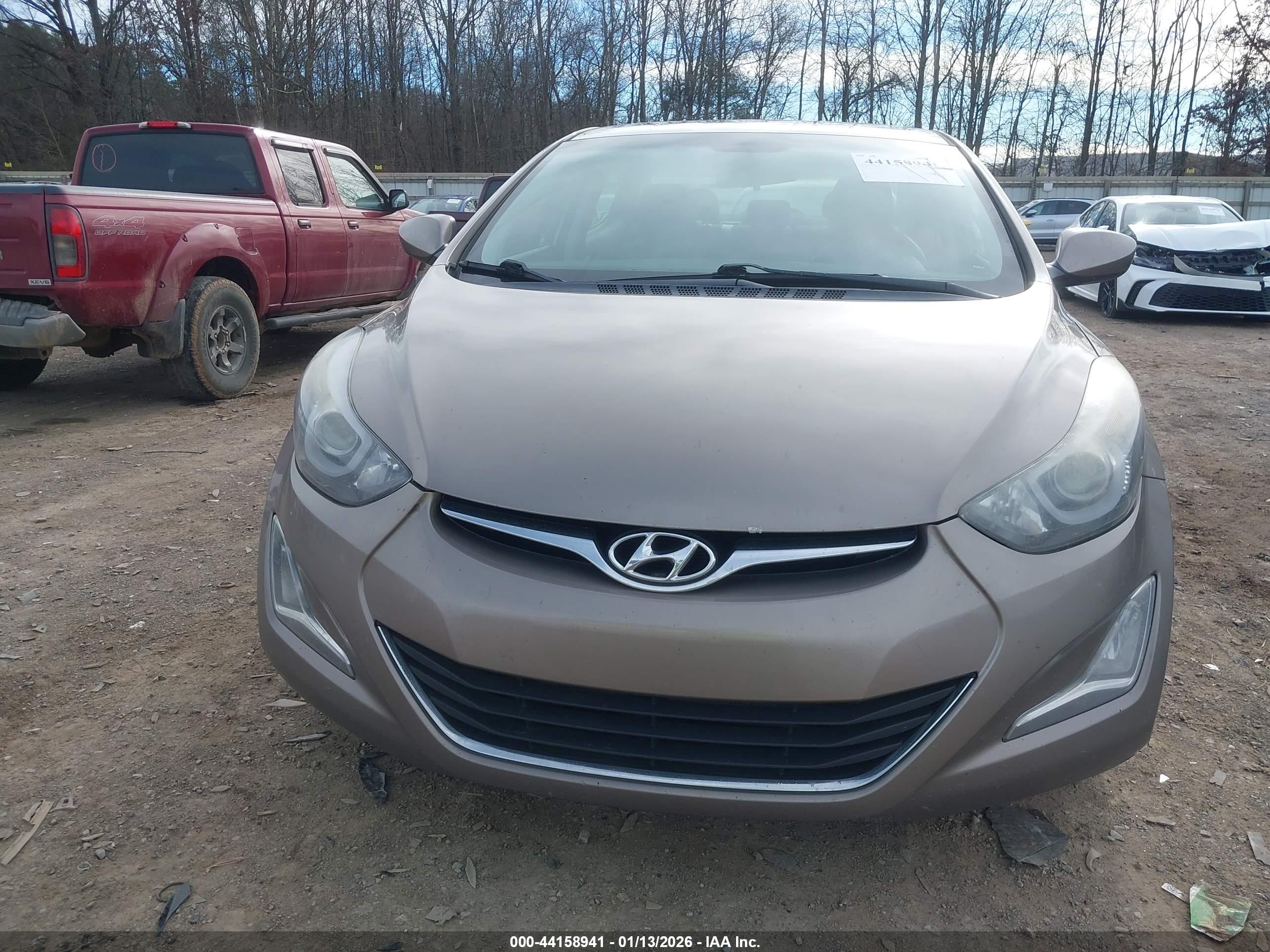 HYUNDAI ELANTRA image 6