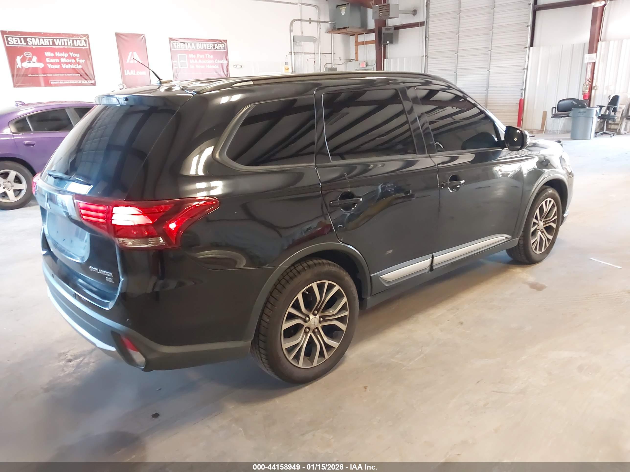 MITSUBISHI OUTLANDER image 4