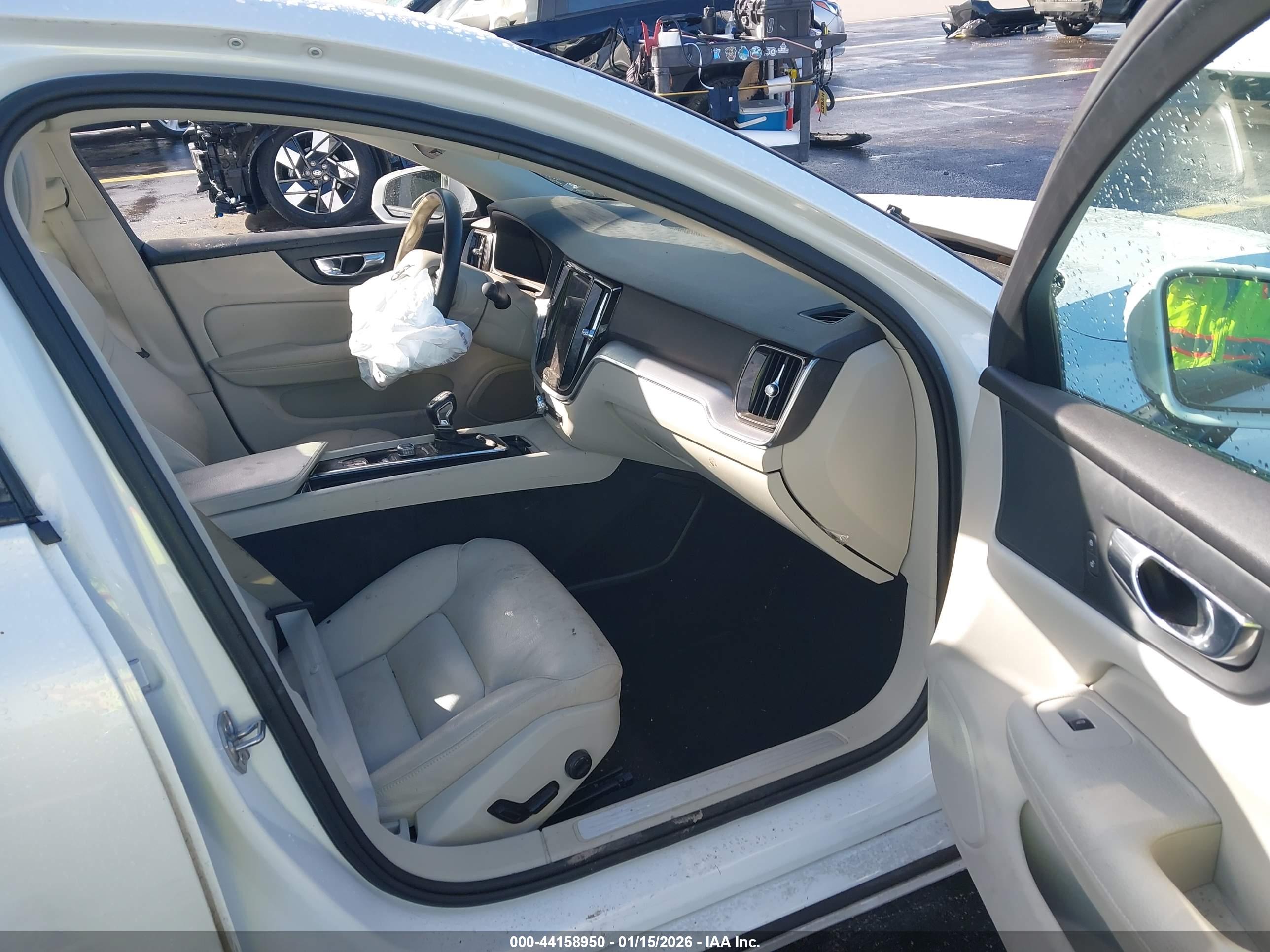 VOLVO S60 image 5