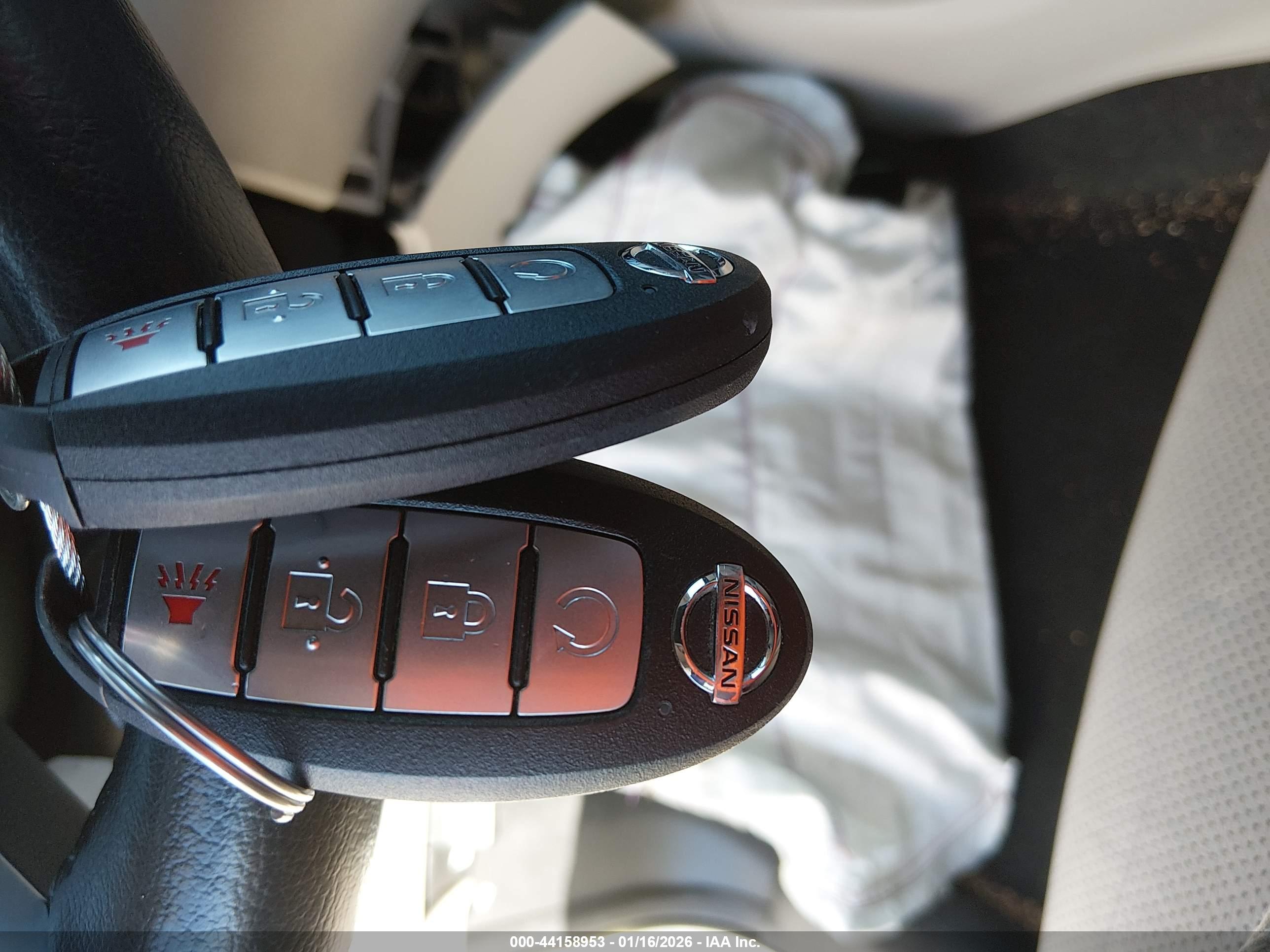 NISSAN ROGUE image 11
