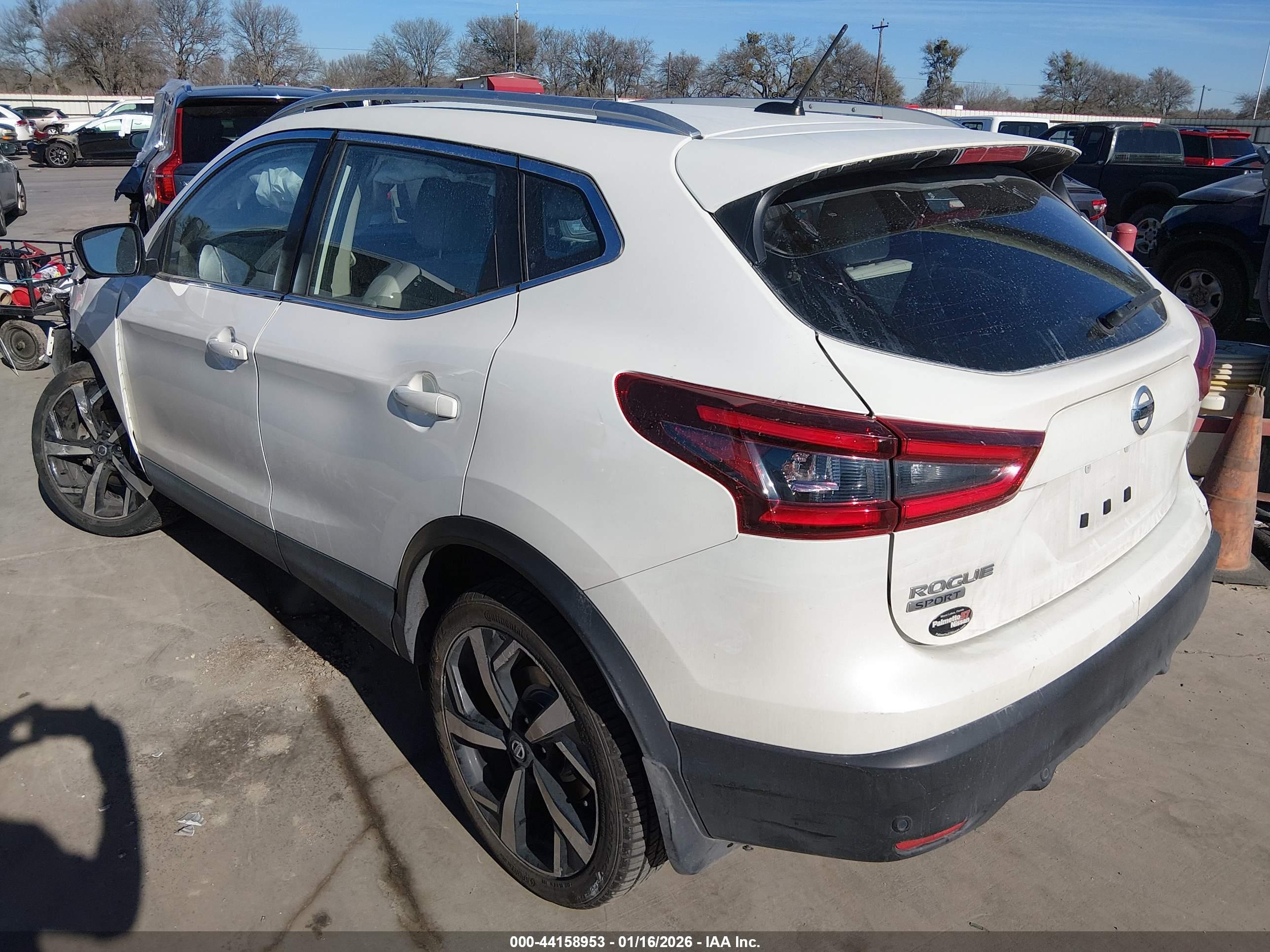 NISSAN ROGUE image 3