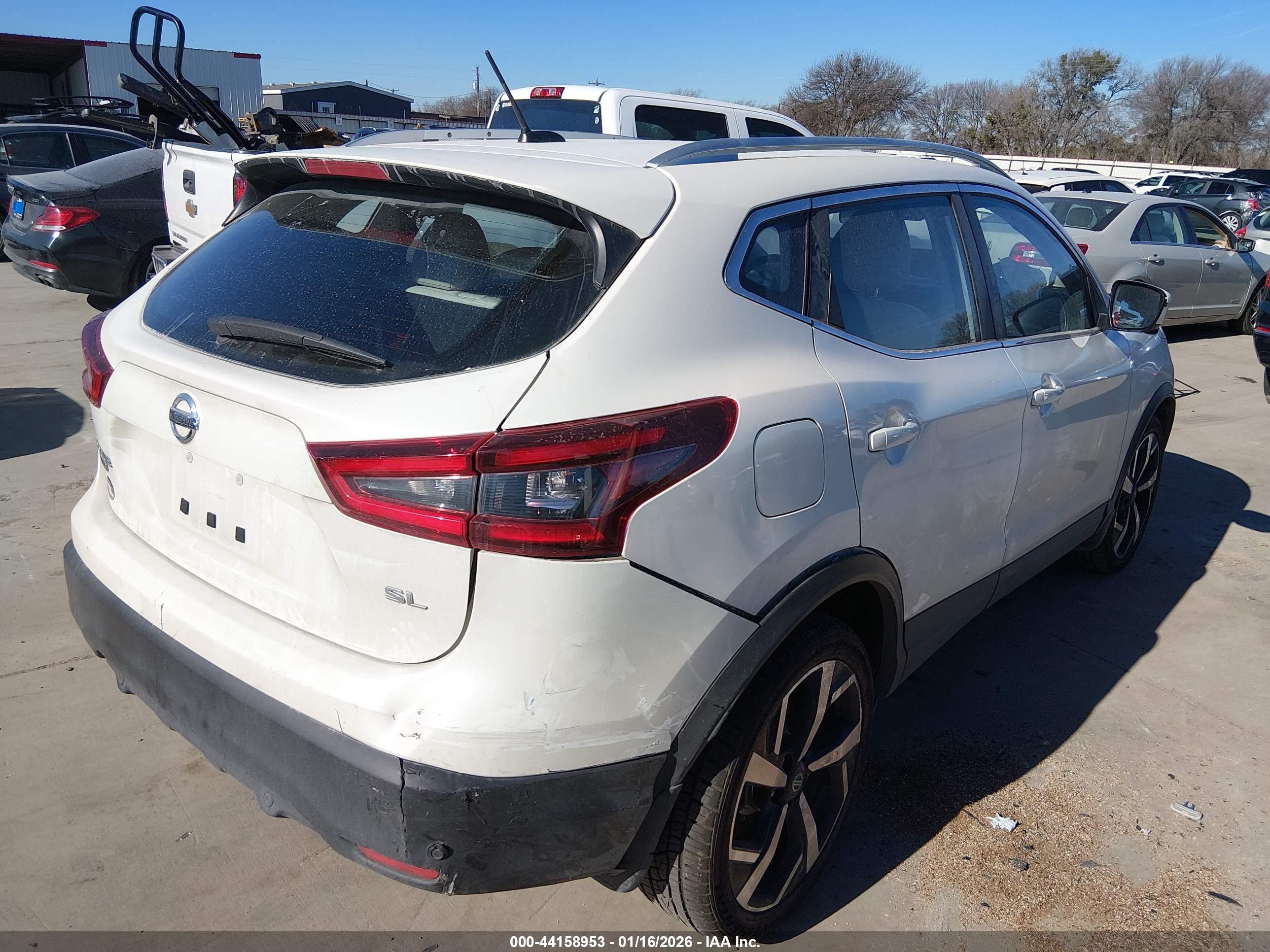 NISSAN ROGUE image 4