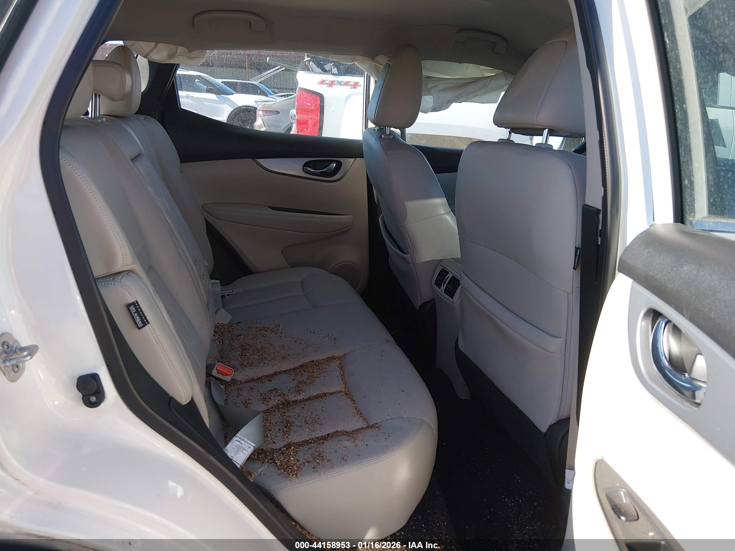 NISSAN ROGUE image 8