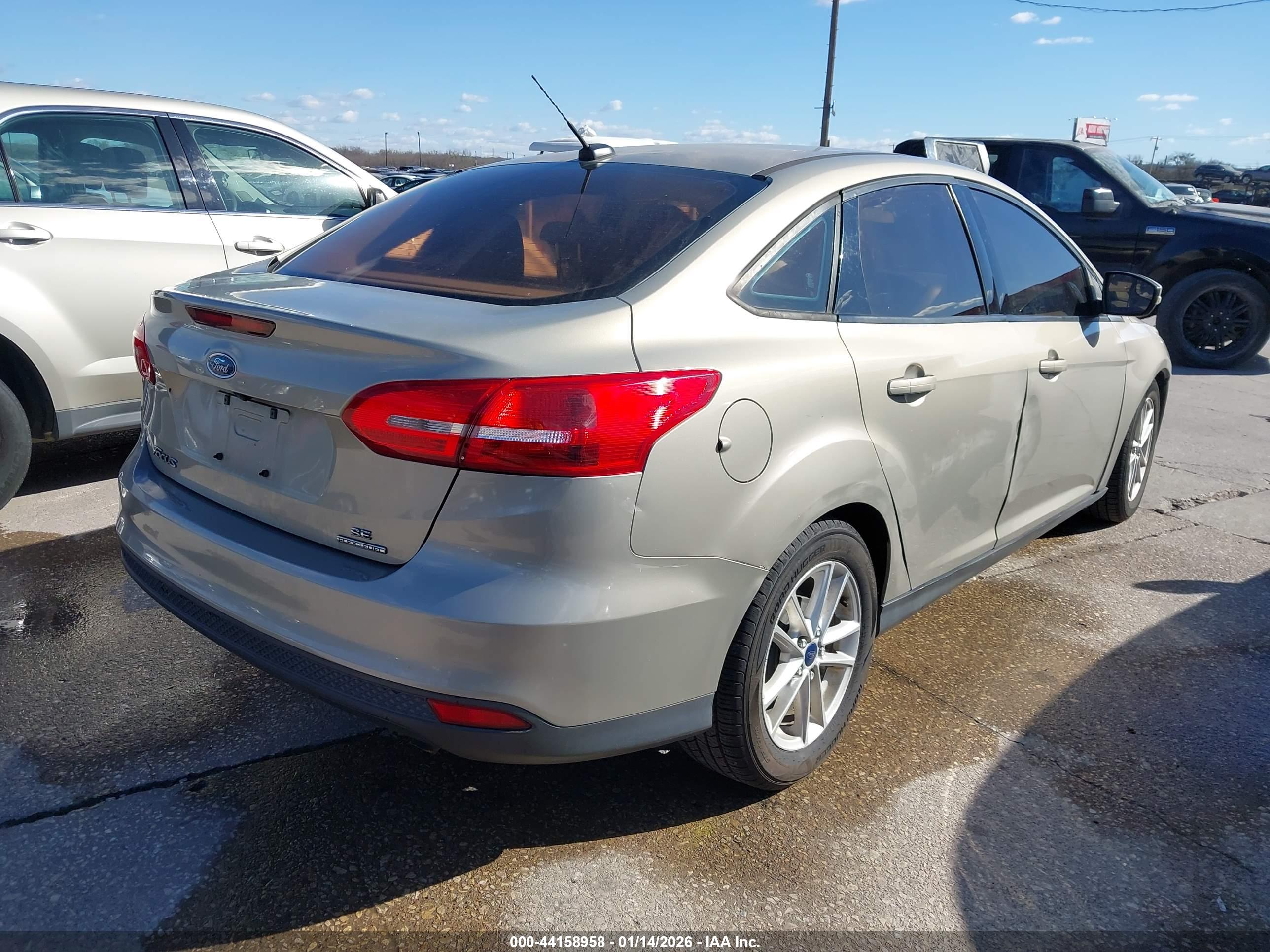 FORD FOCUS image 4