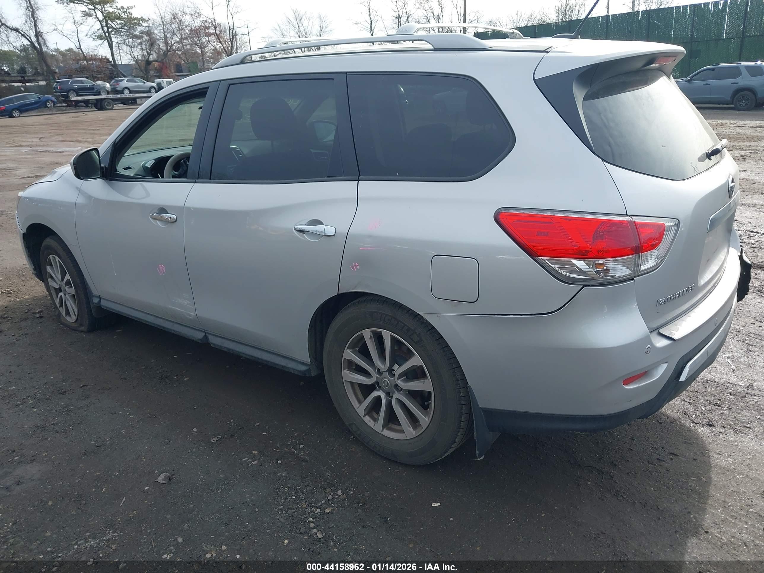 NISSAN PATHFINDER image 3