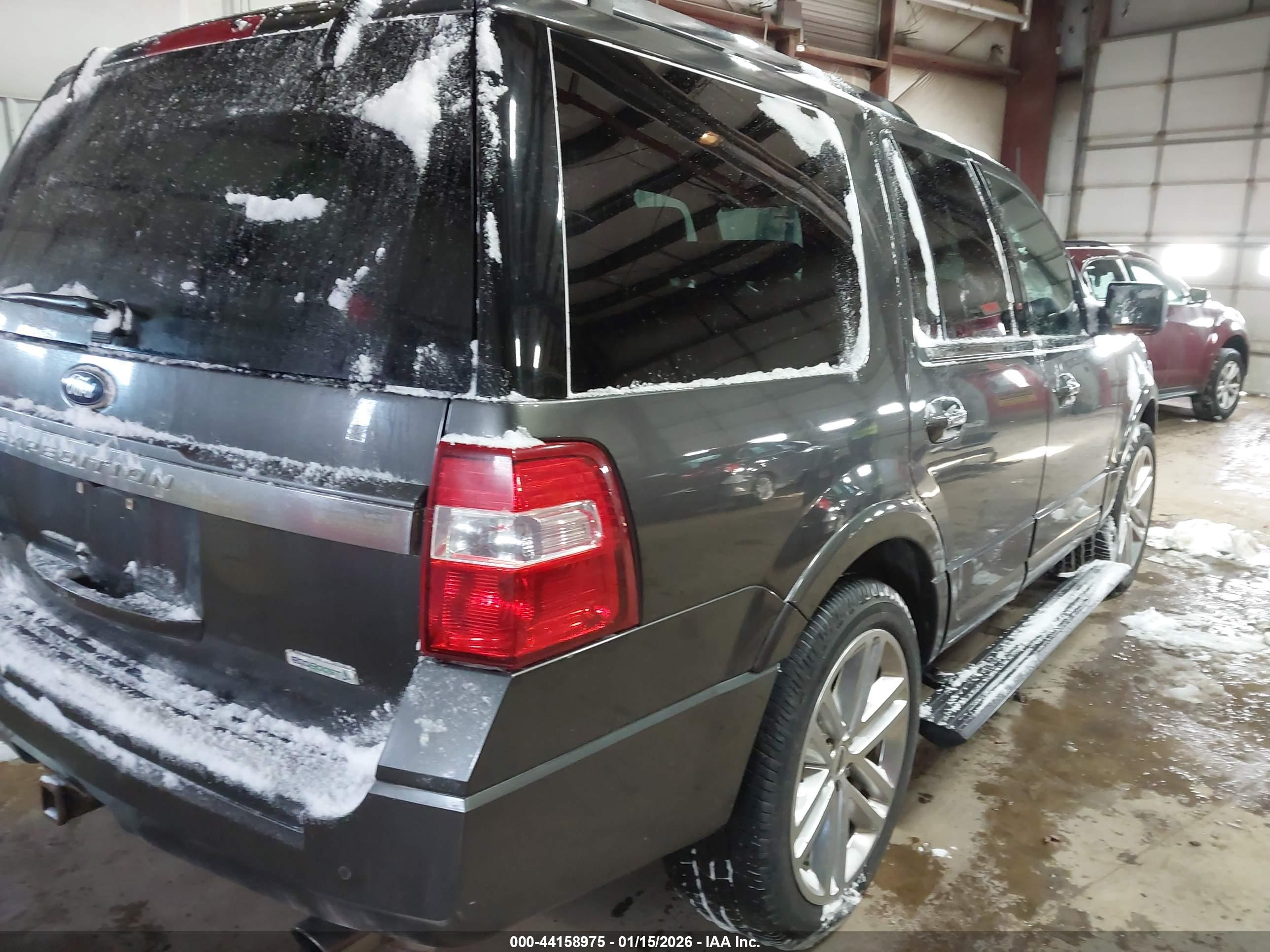 FORD EXPEDITION image 4