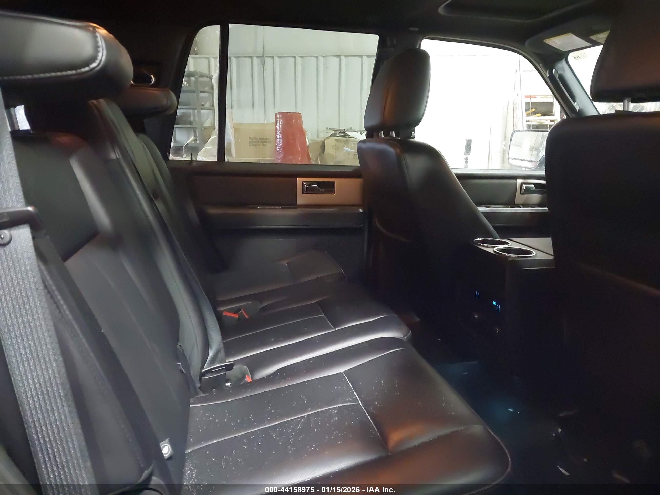 FORD EXPEDITION image 8