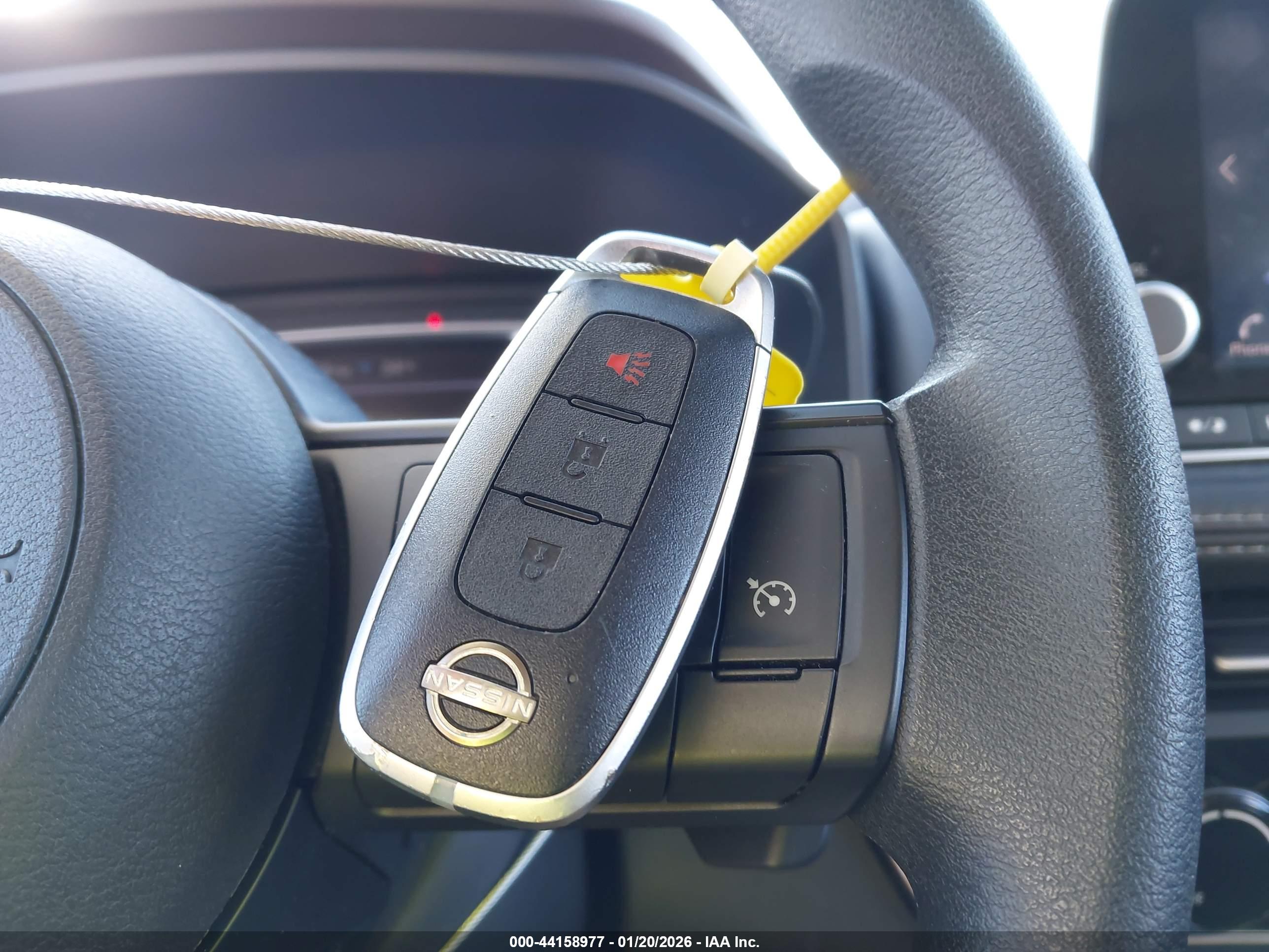 NISSAN ROGUE image 11