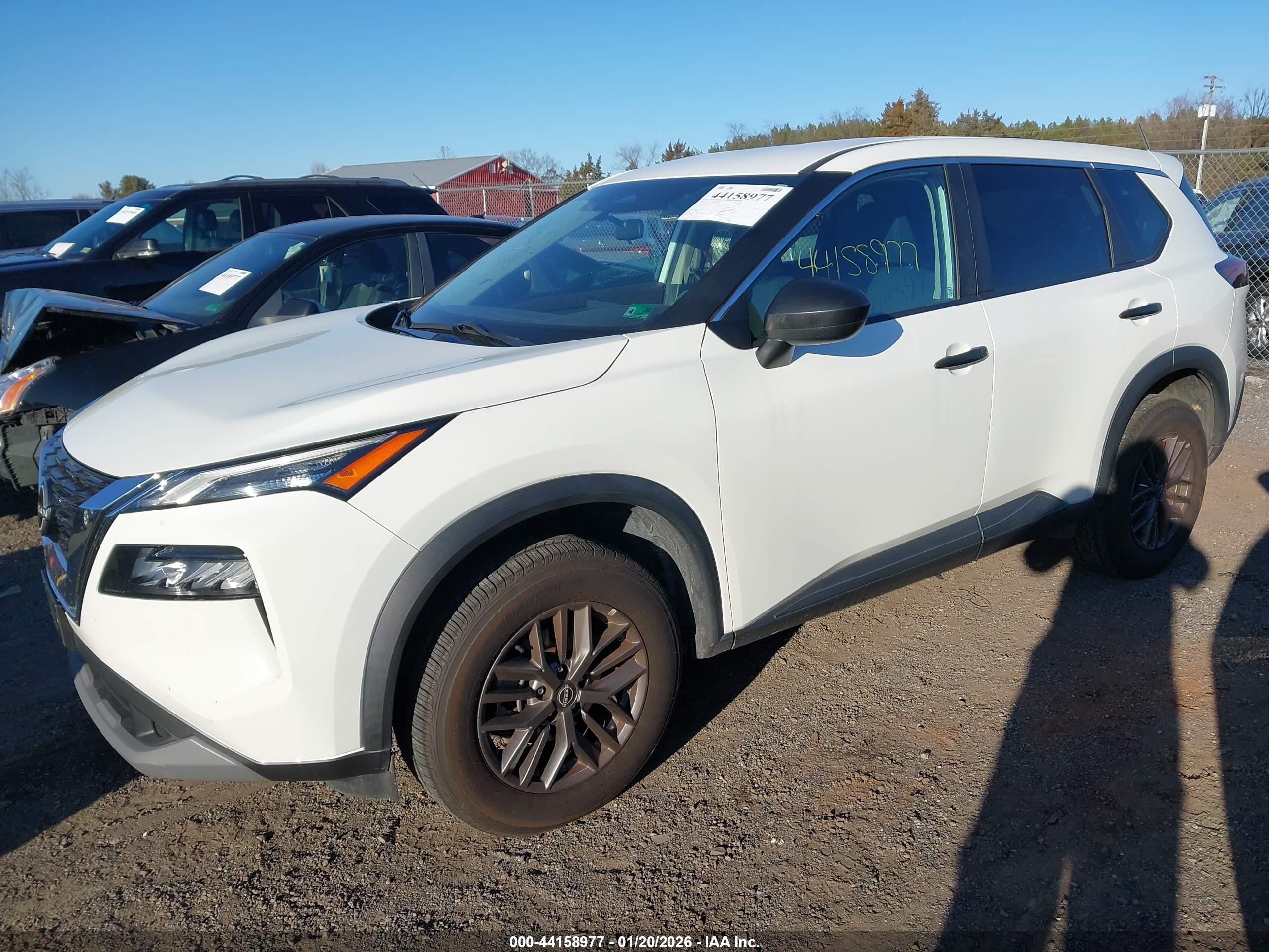 NISSAN ROGUE image 2