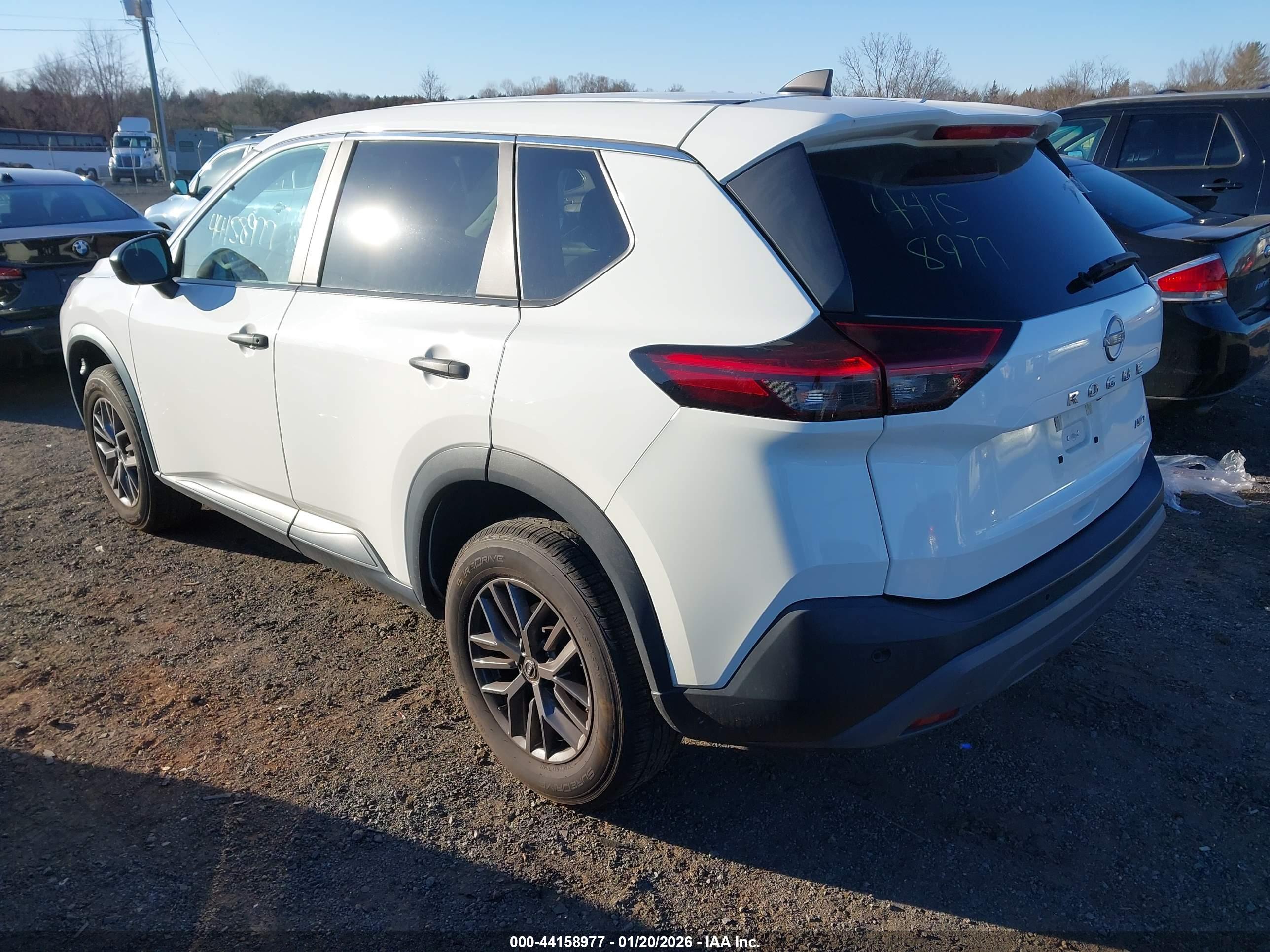 NISSAN ROGUE image 3