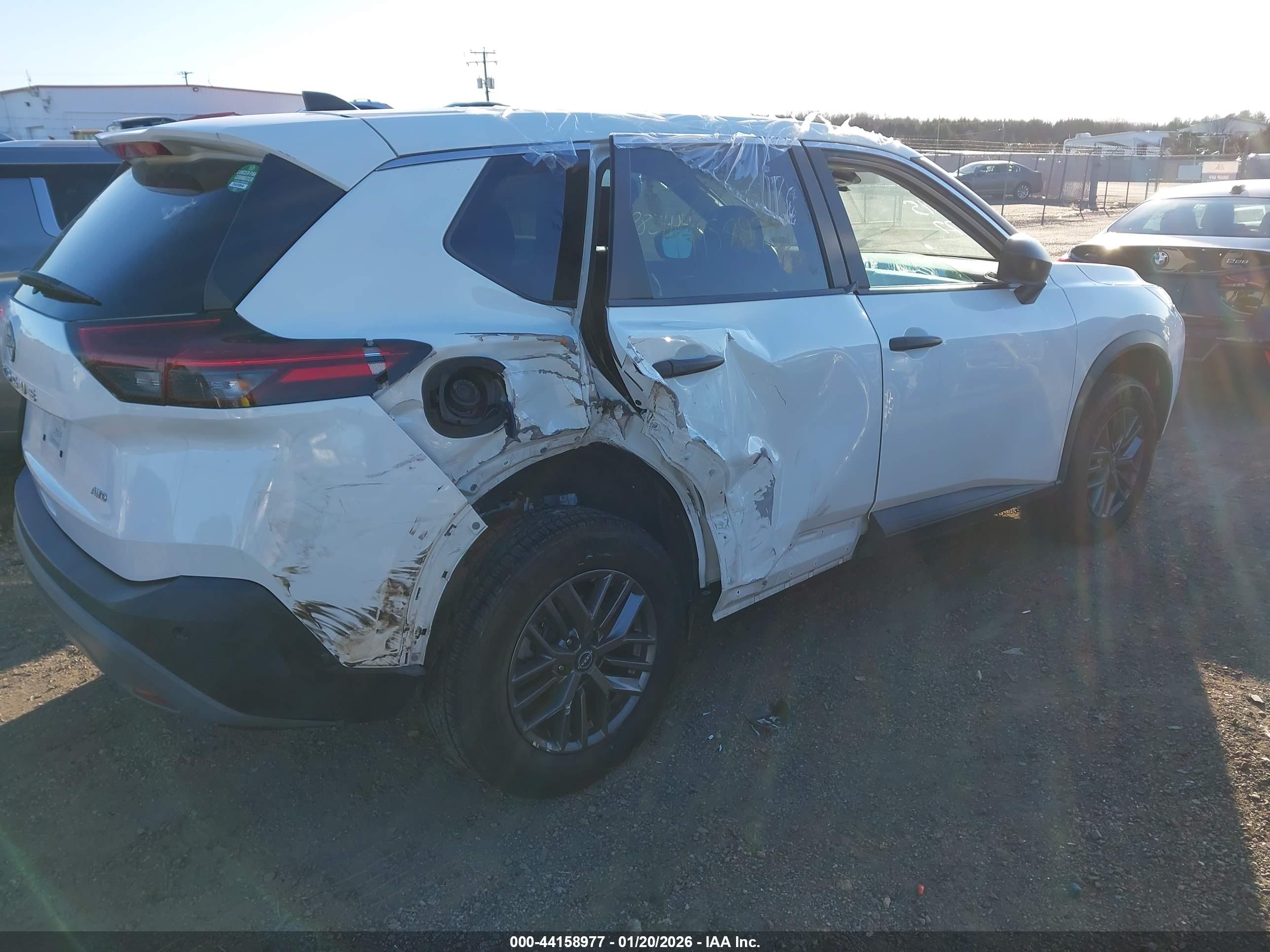 NISSAN ROGUE image 4