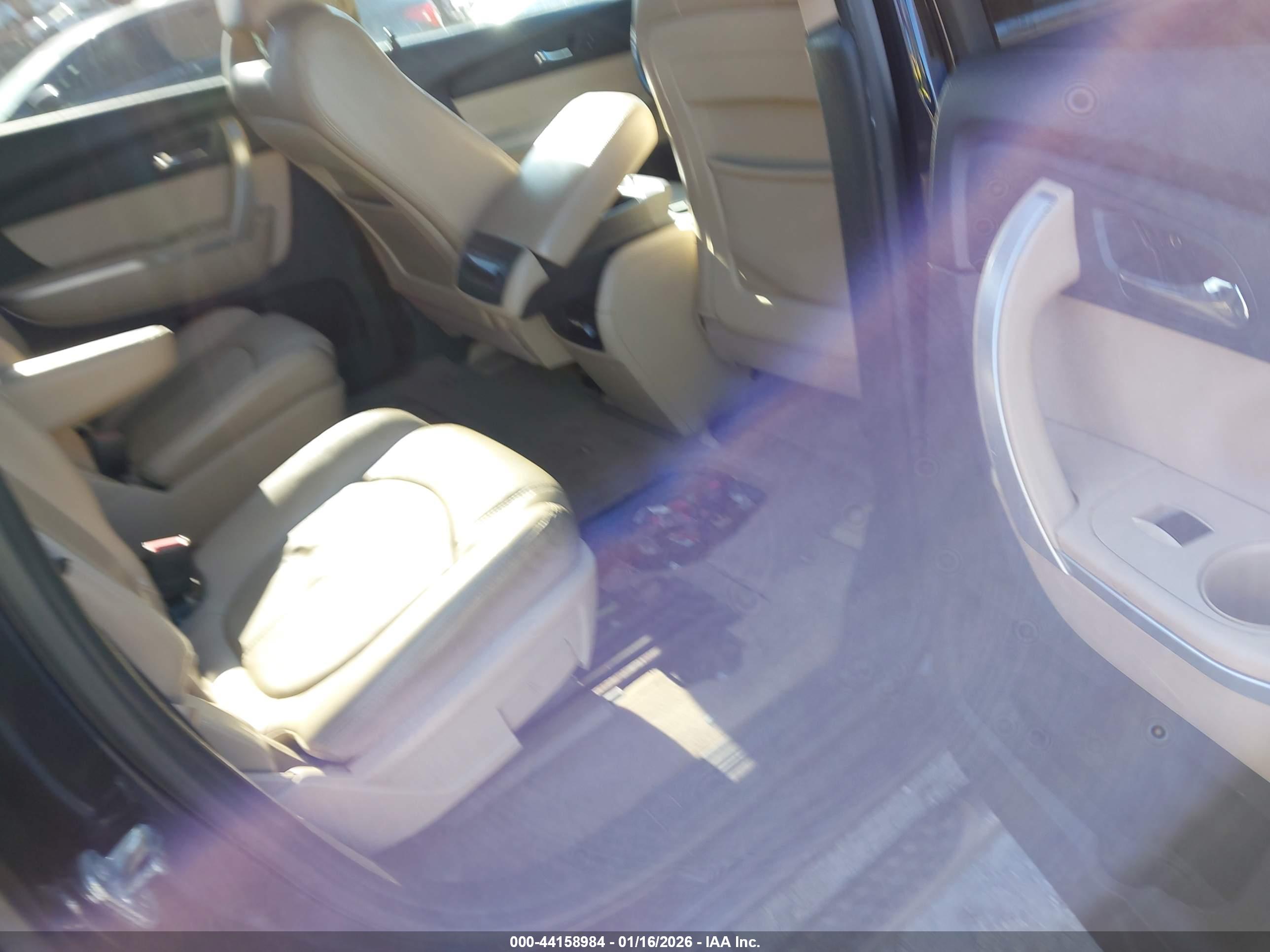 GMC ACADIA image 8