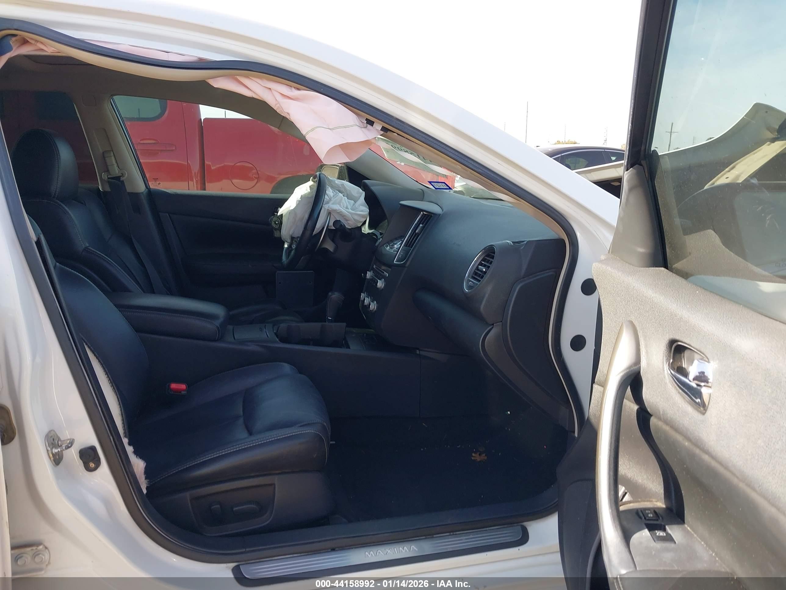 NISSAN MAXIMA image 5