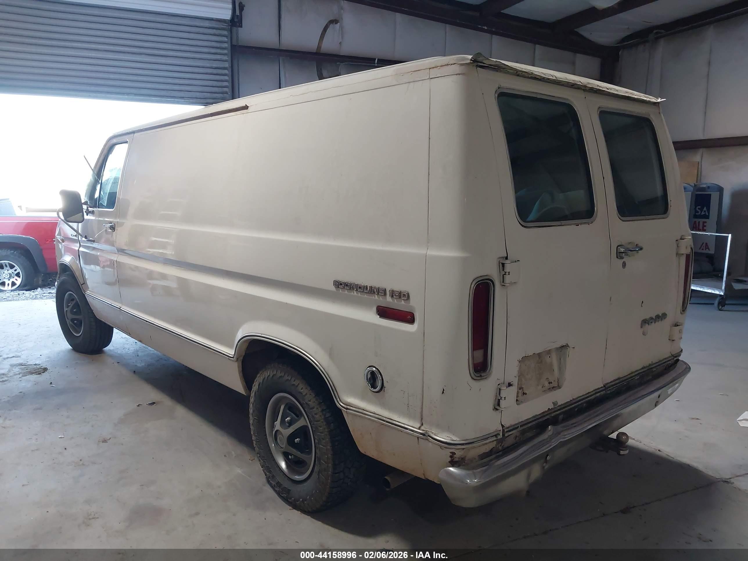 FORD ECONOLINE image 3