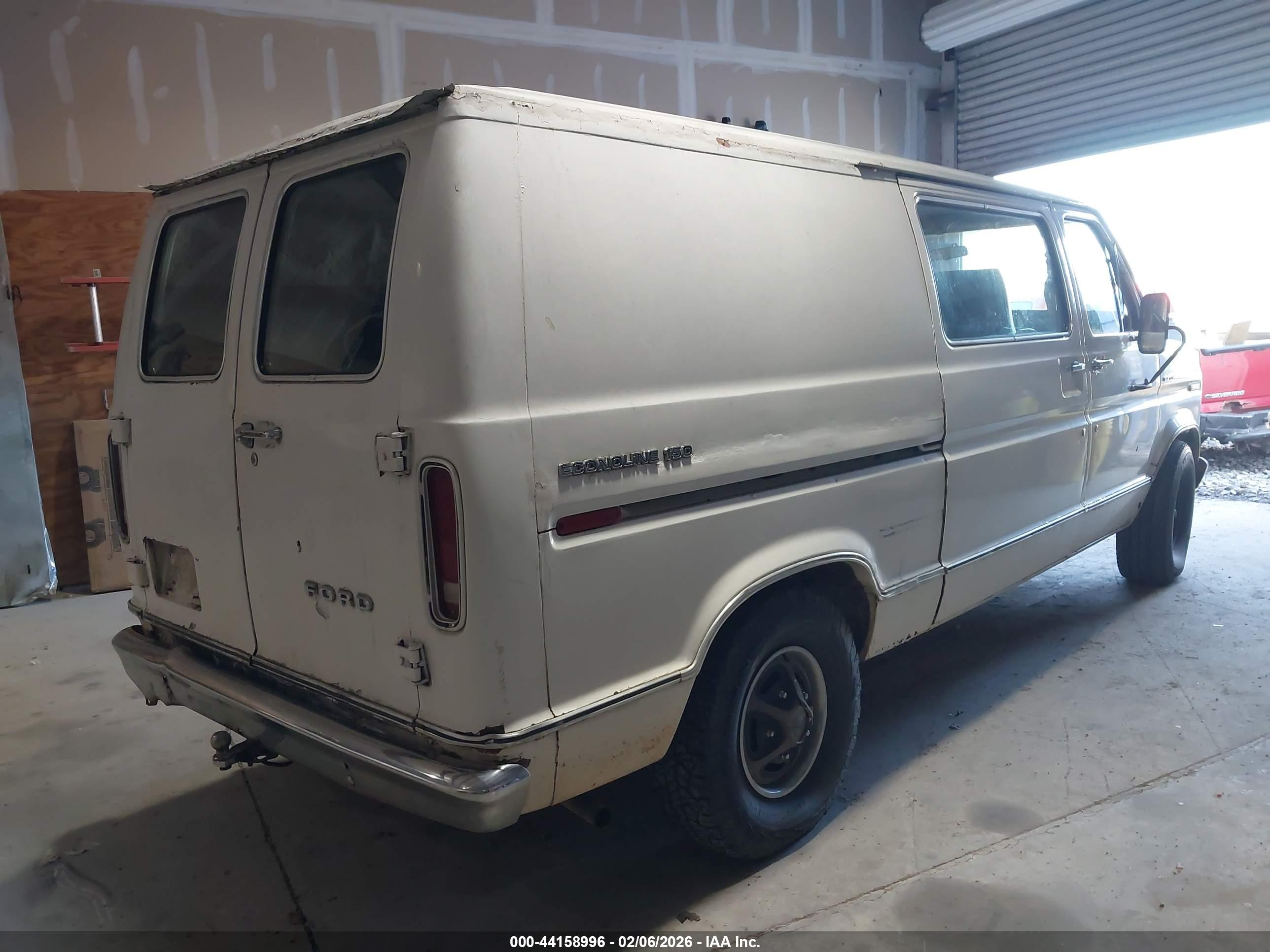 FORD ECONOLINE image 4
