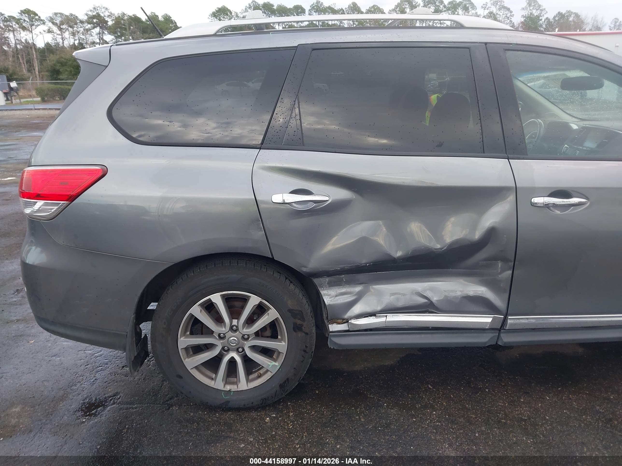 NISSAN PATHFINDER image 6