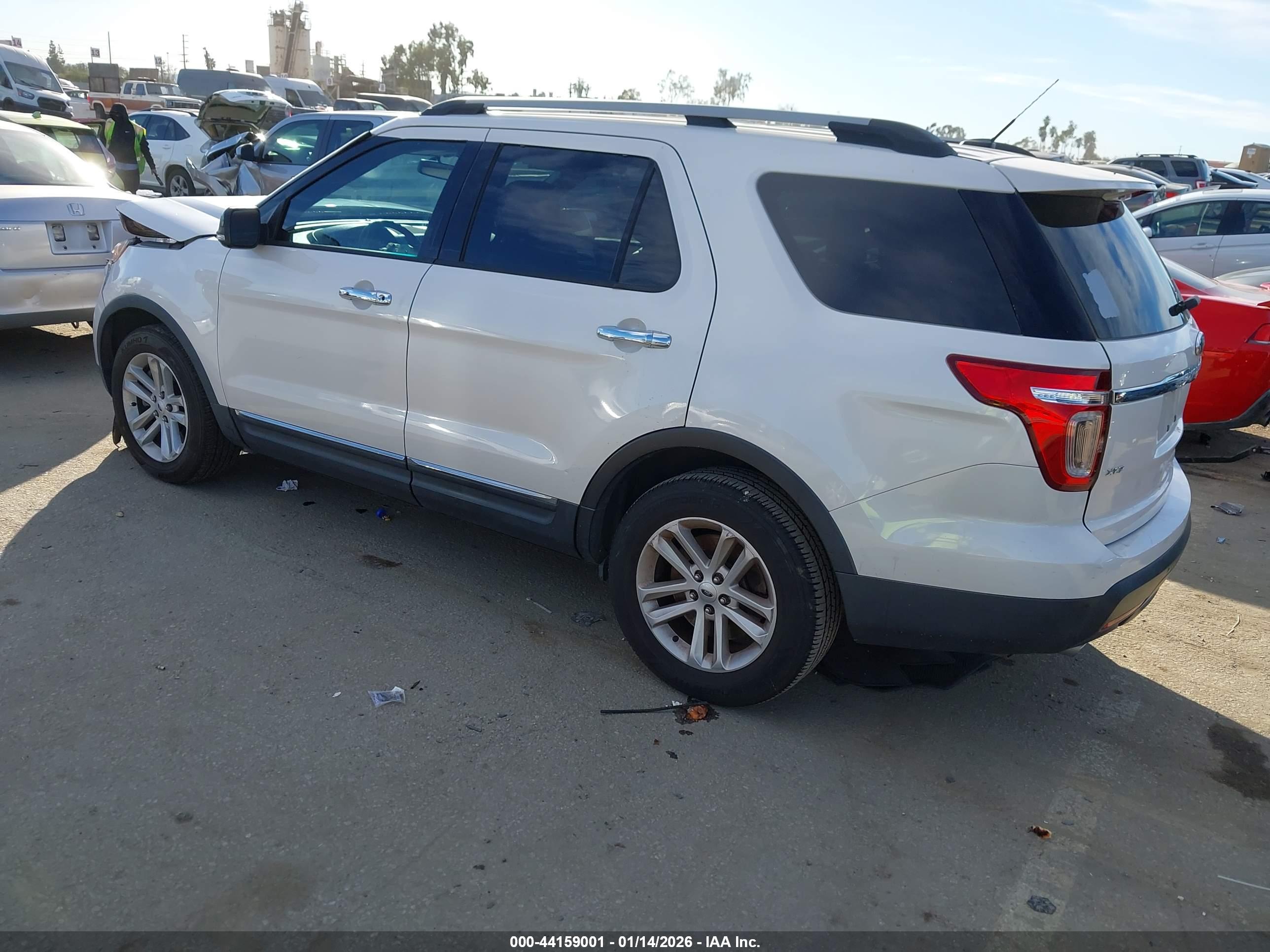 FORD EXPLORER image 3