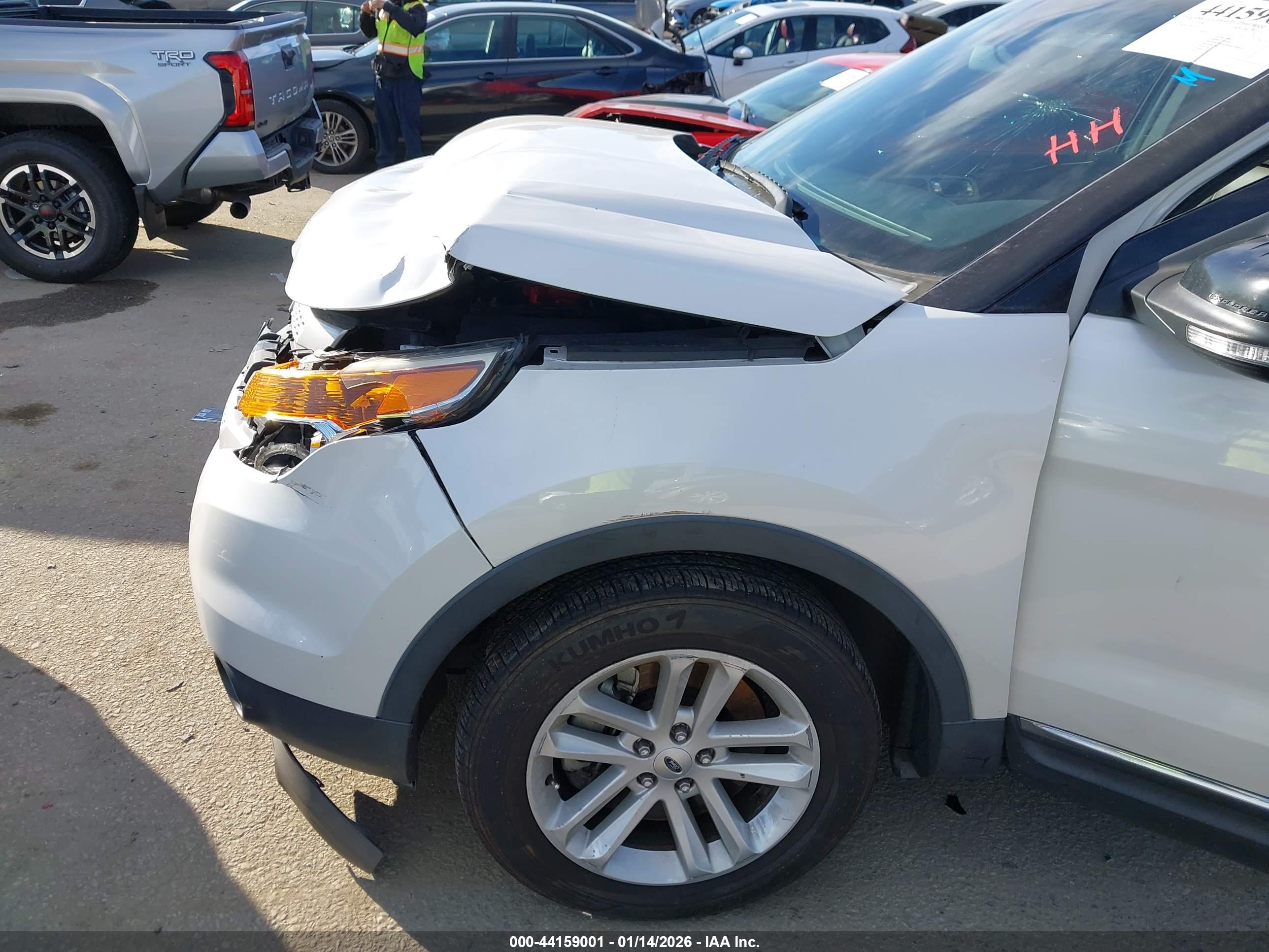 FORD EXPLORER image 6