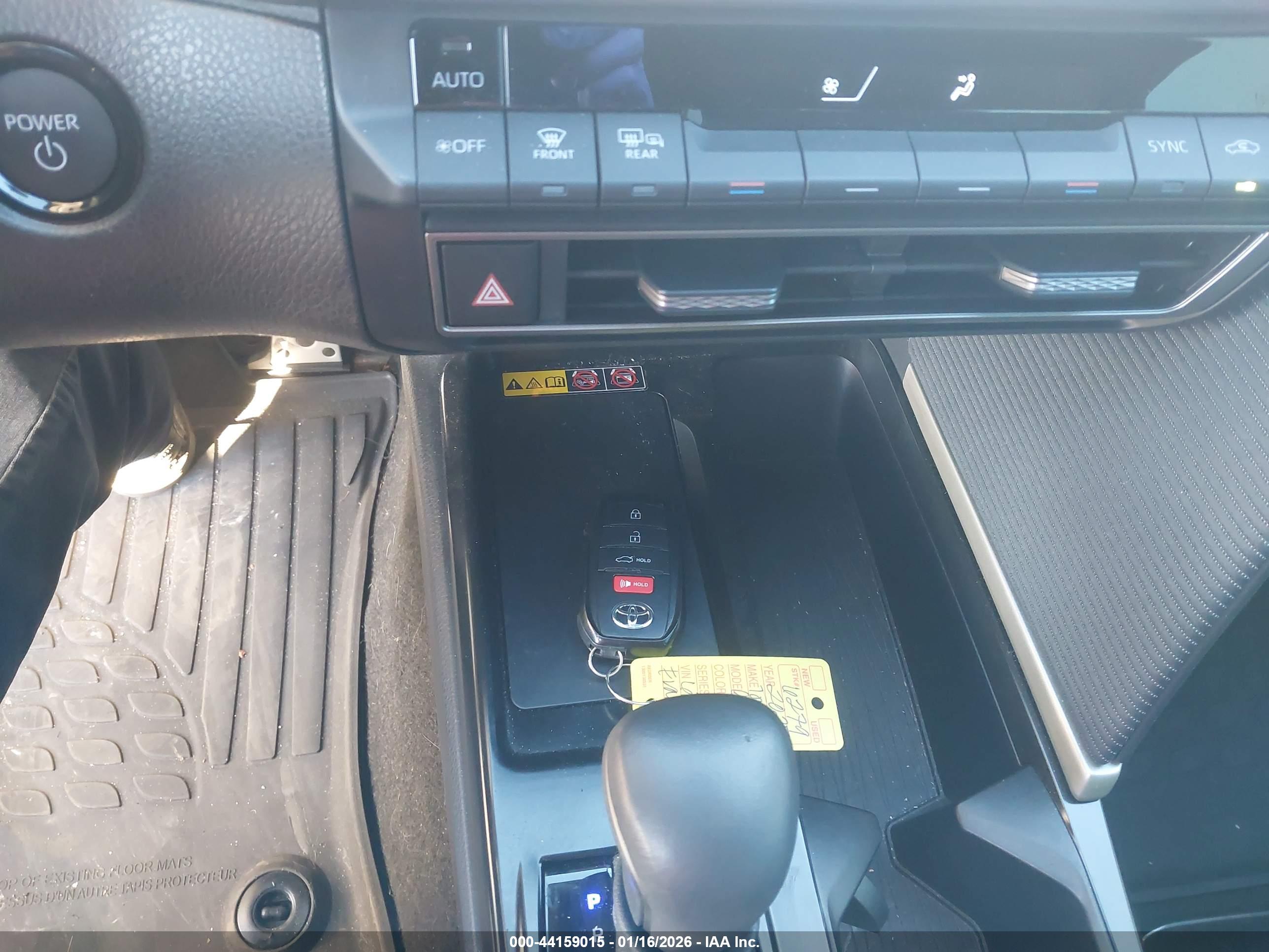TOYOTA CAMRY image 11