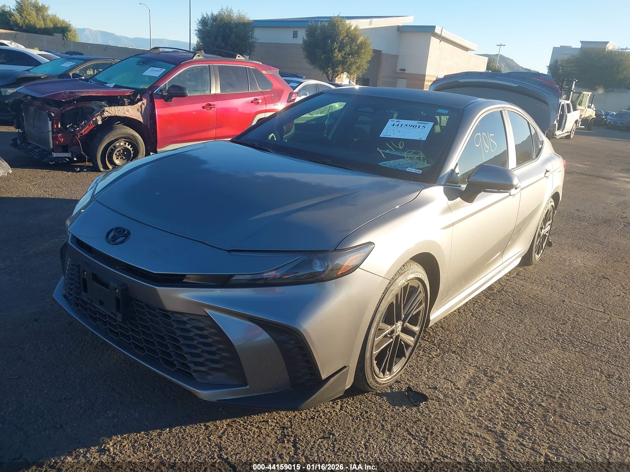 TOYOTA CAMRY image 2