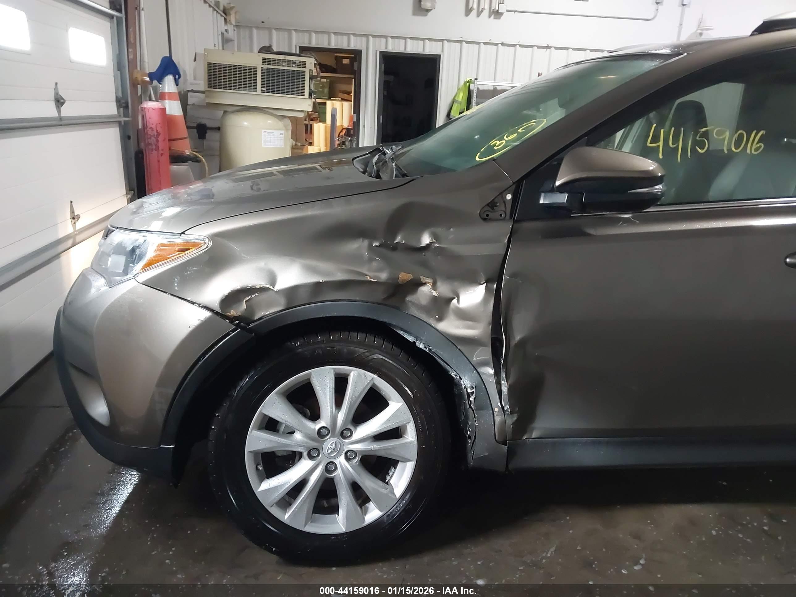 TOYOTA RAV4 image 6
