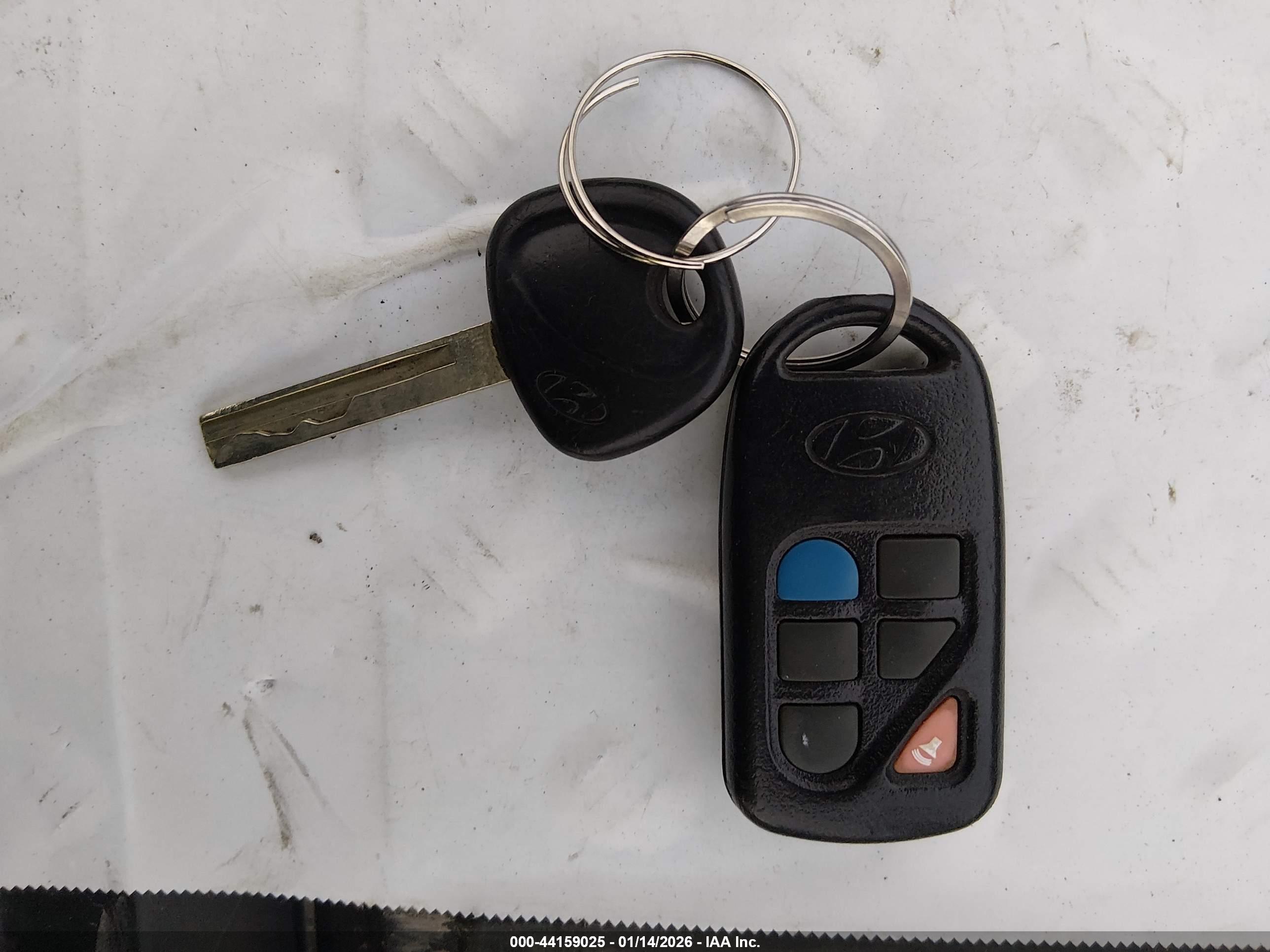 HYUNDAI ELANTRA image 11