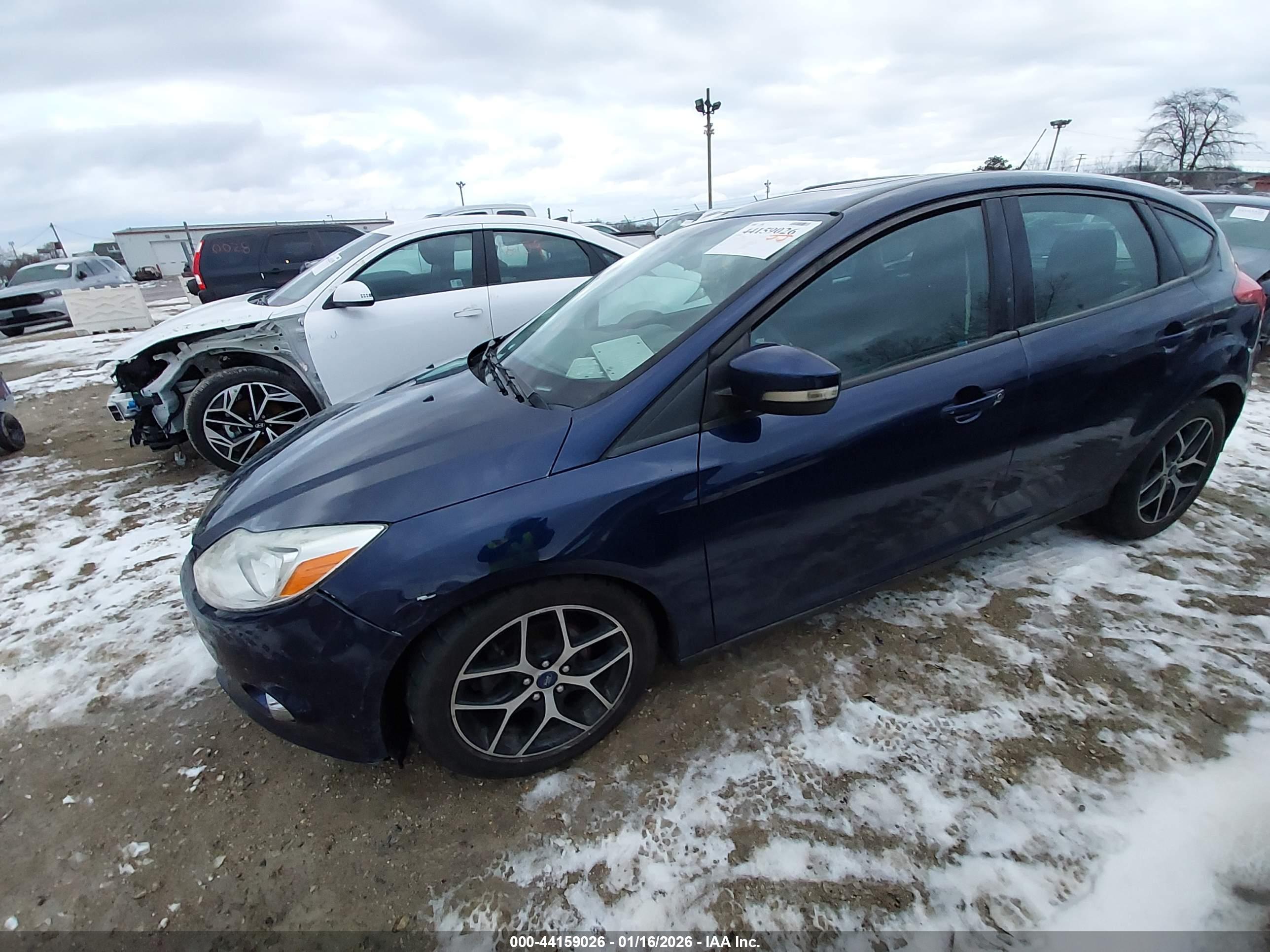 FORD FOCUS image 2