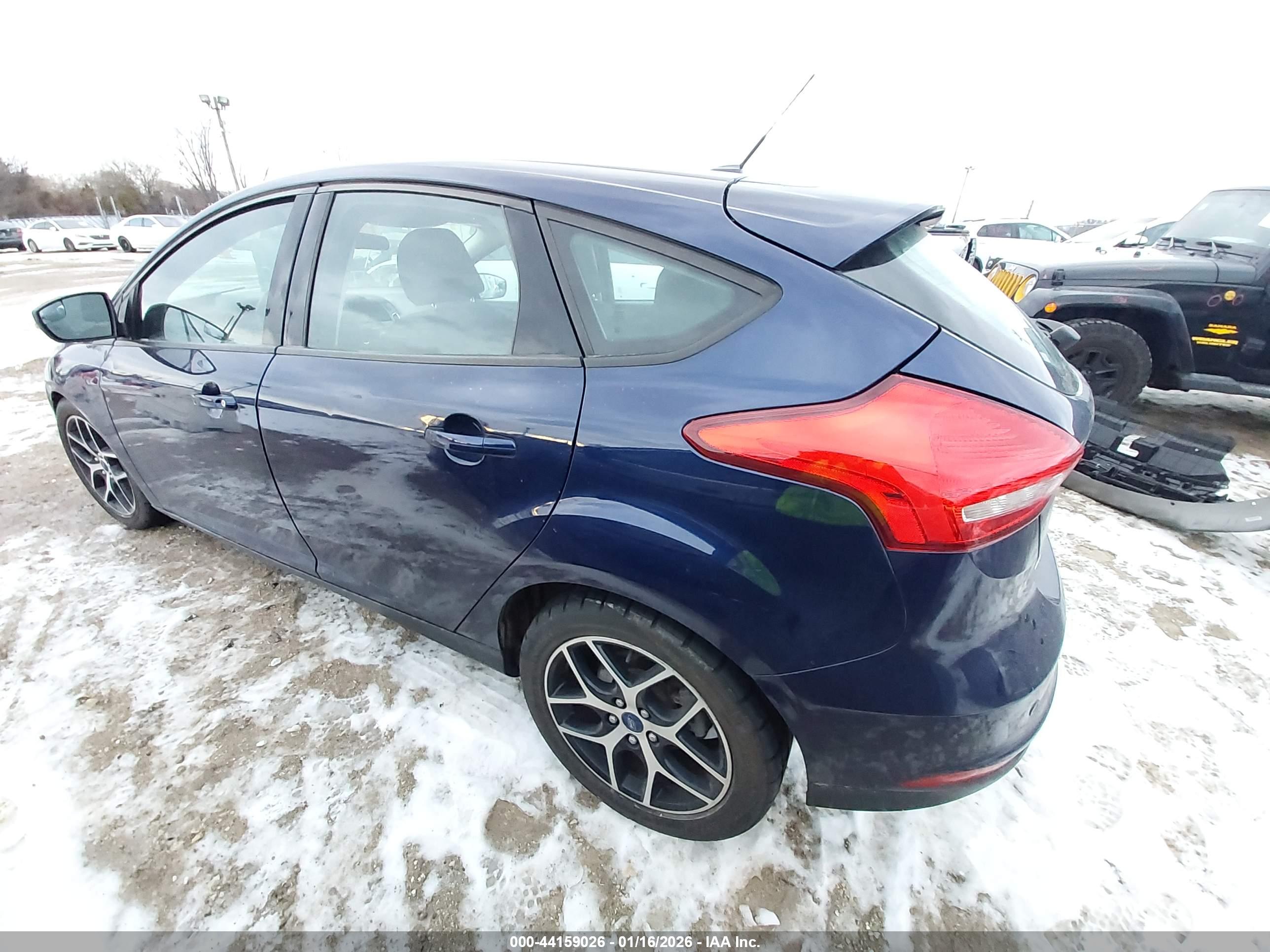 FORD FOCUS image 3
