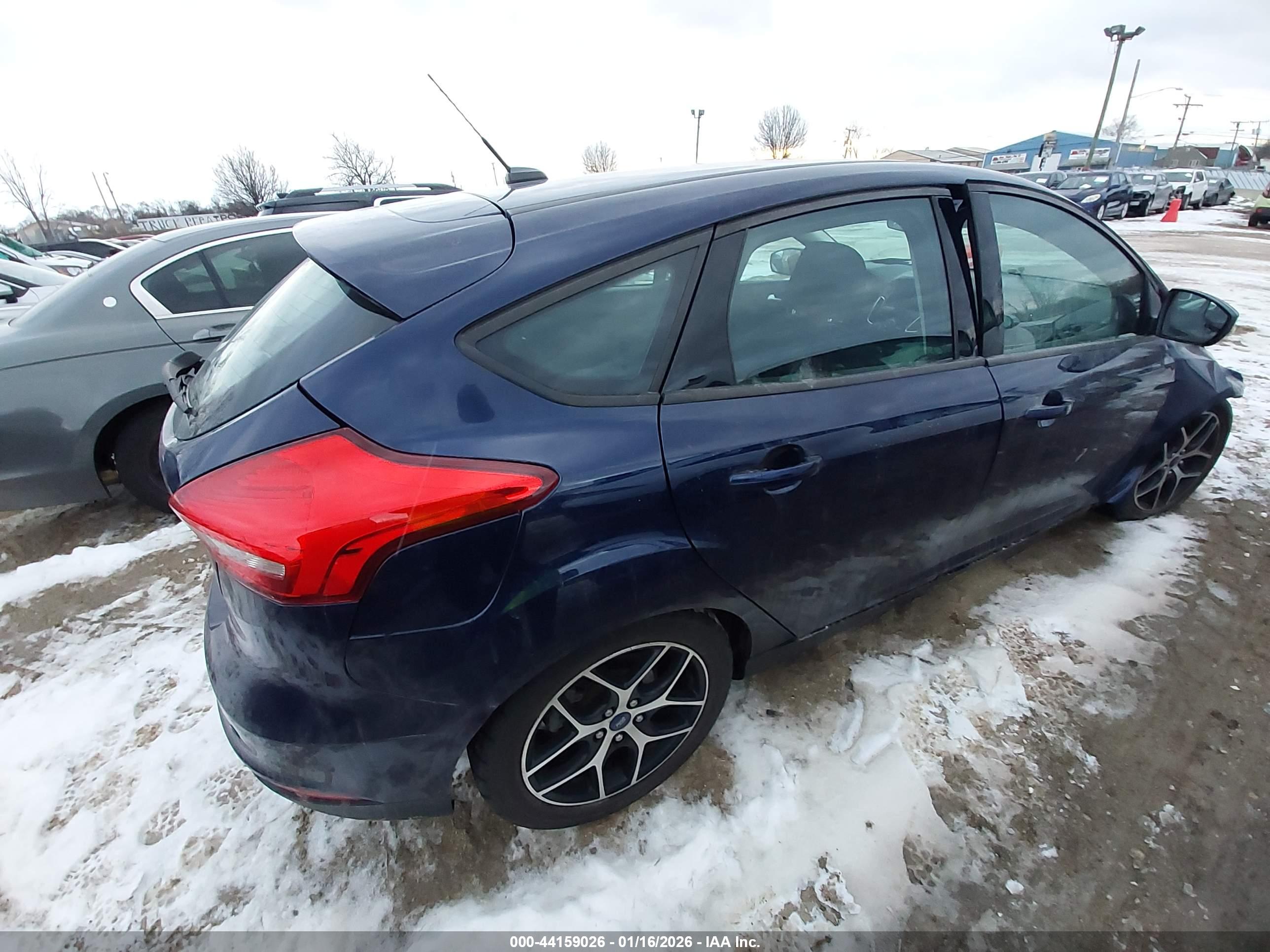 FORD FOCUS image 4