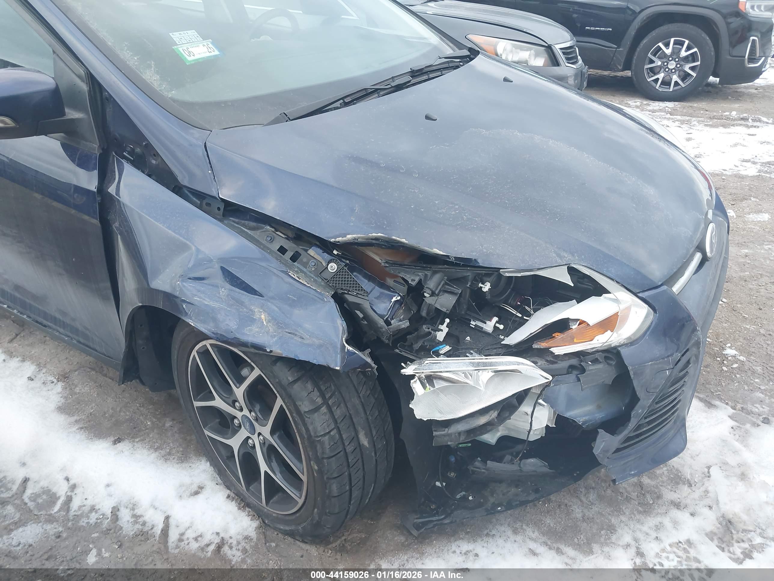 FORD FOCUS image 6