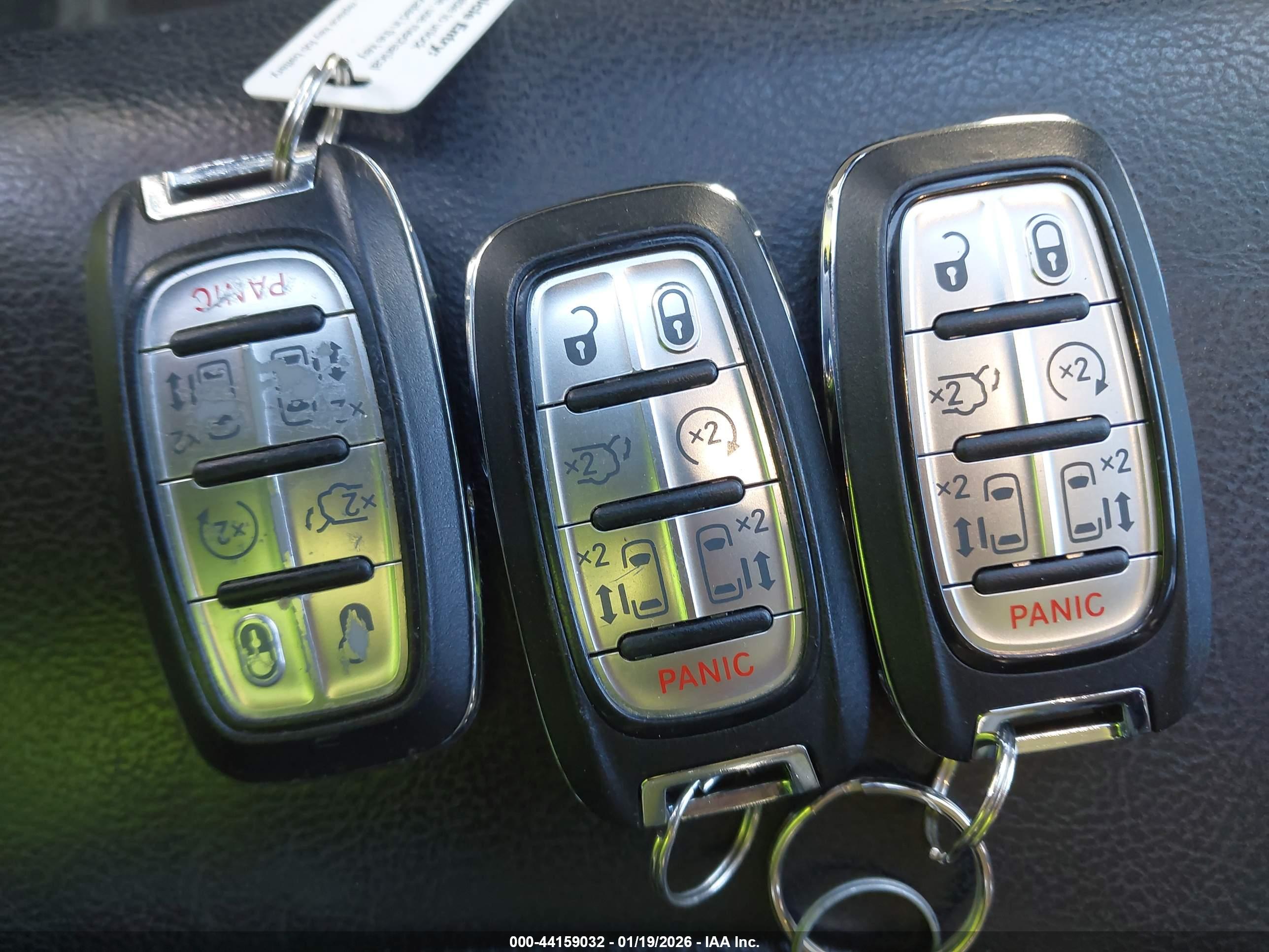 CHRYSLER PACIFICA image 11