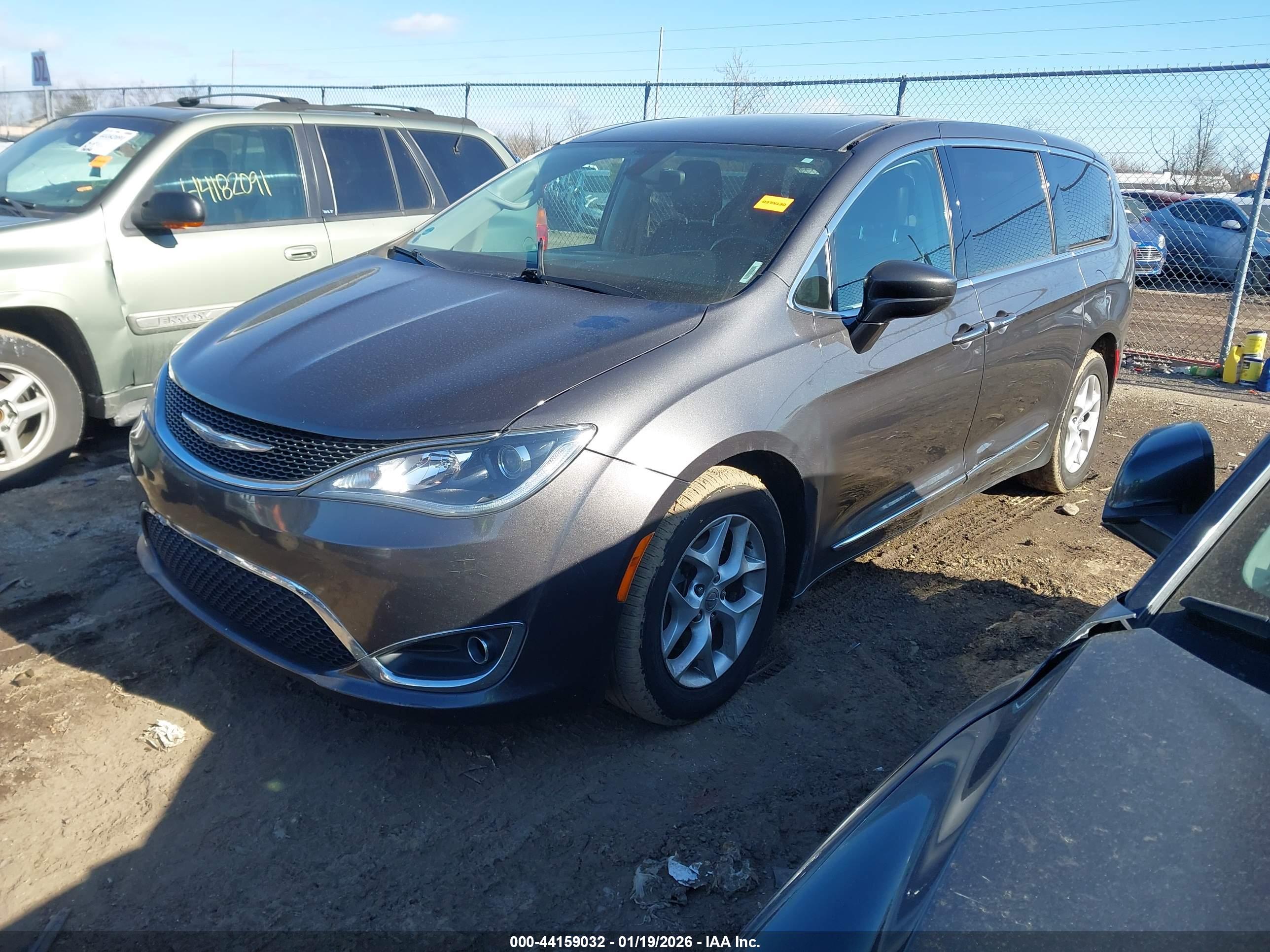 CHRYSLER PACIFICA image 2