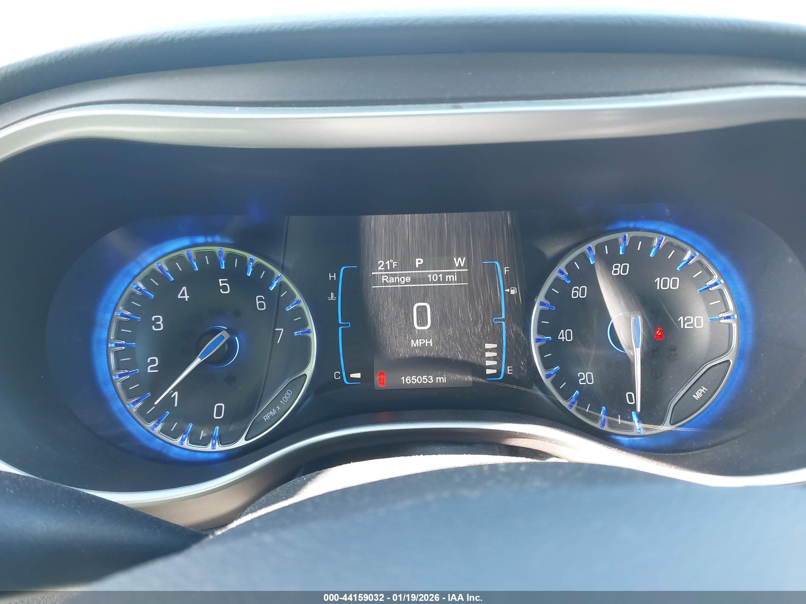 CHRYSLER PACIFICA image 7