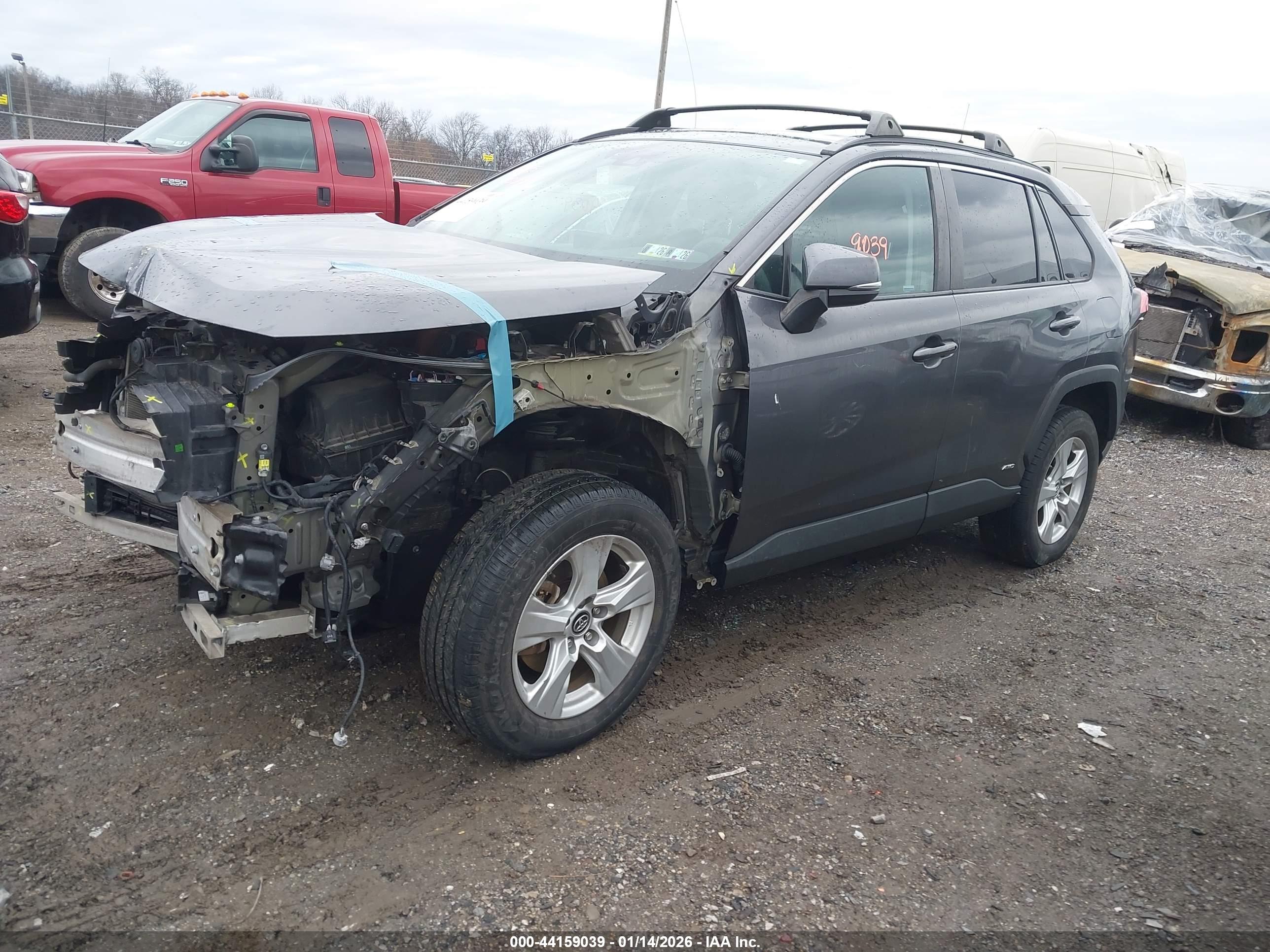 TOYOTA RAV4 image 2