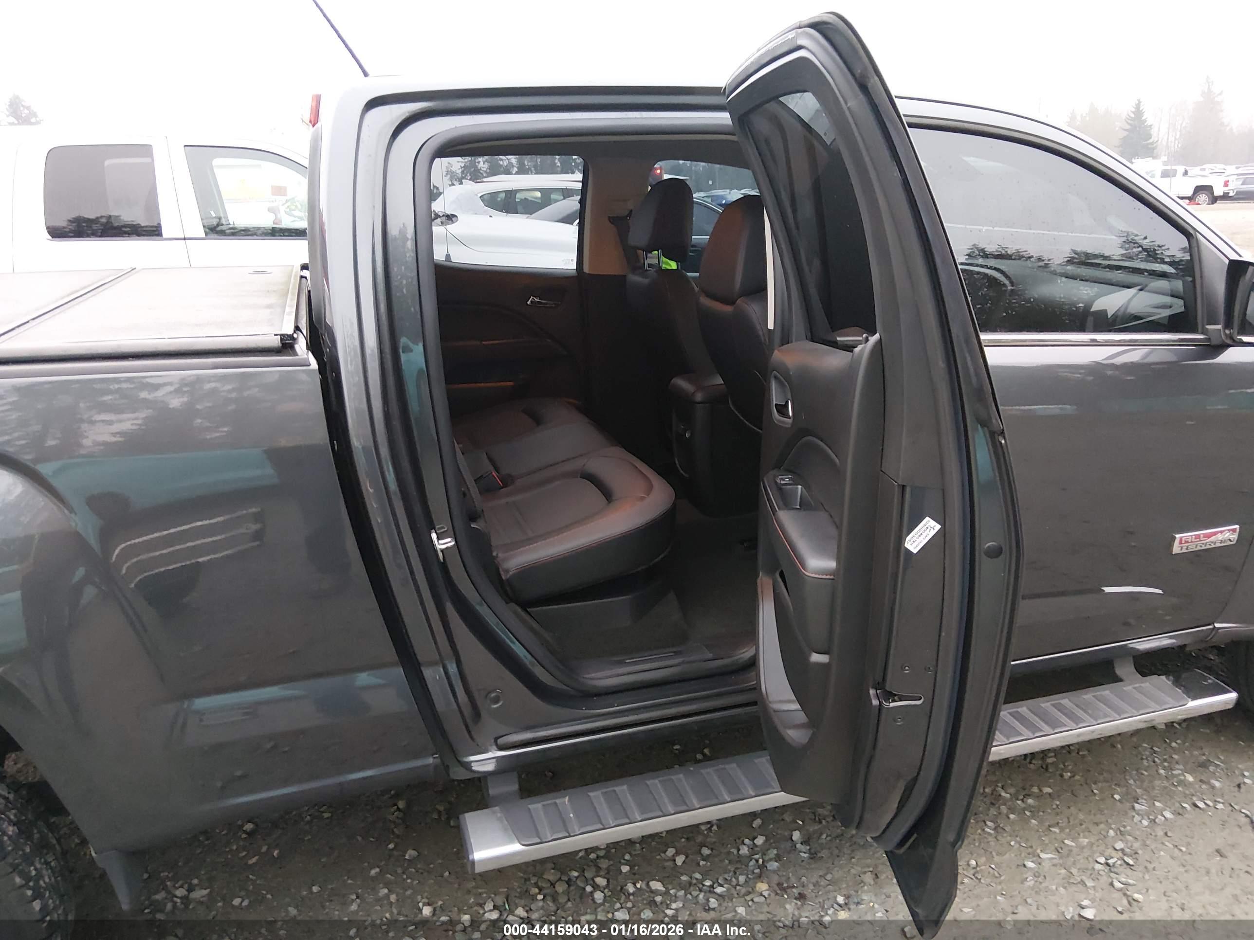 GMC CANYON image 8