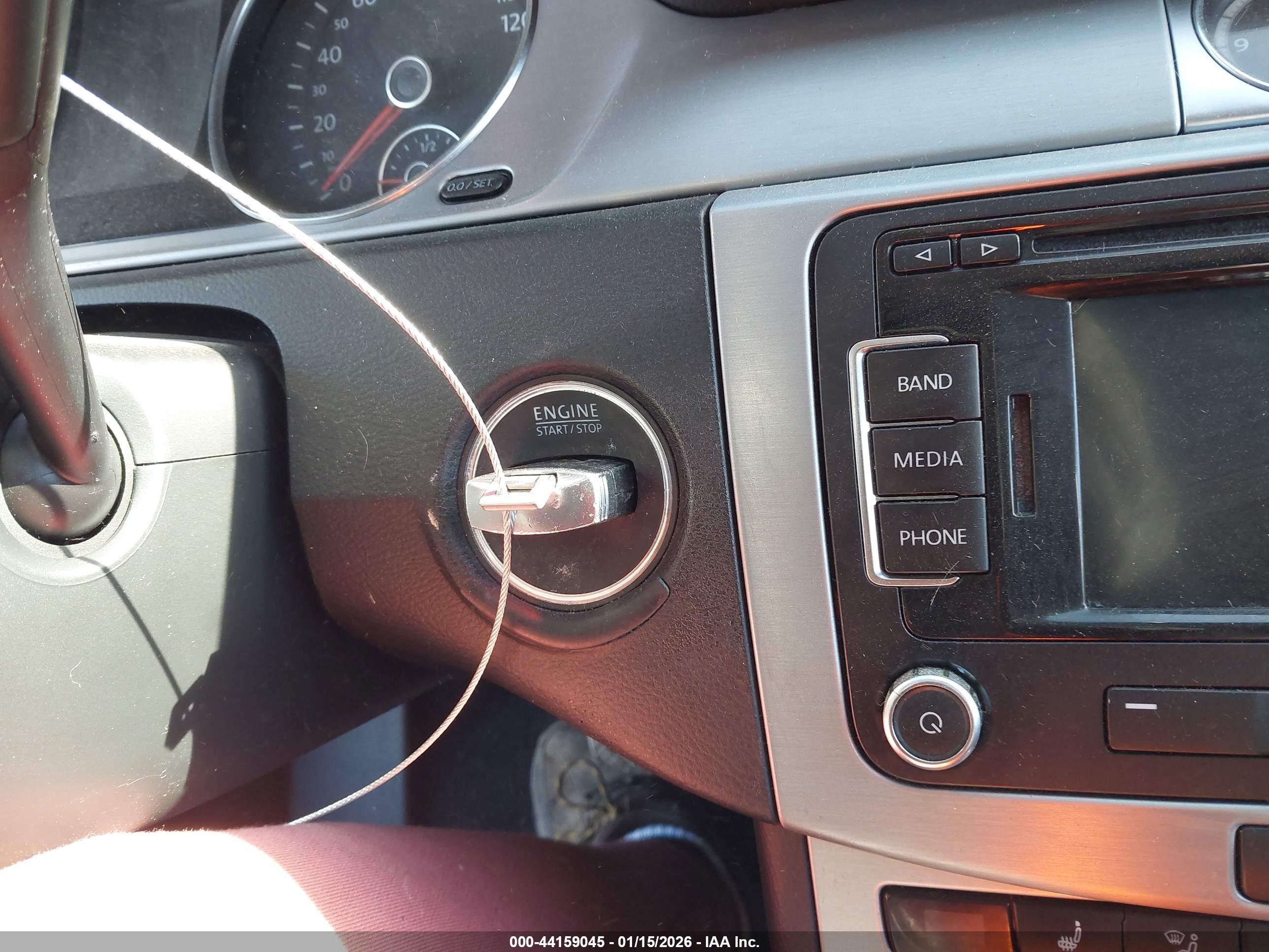 VOLKSWAGEN CC image 11
