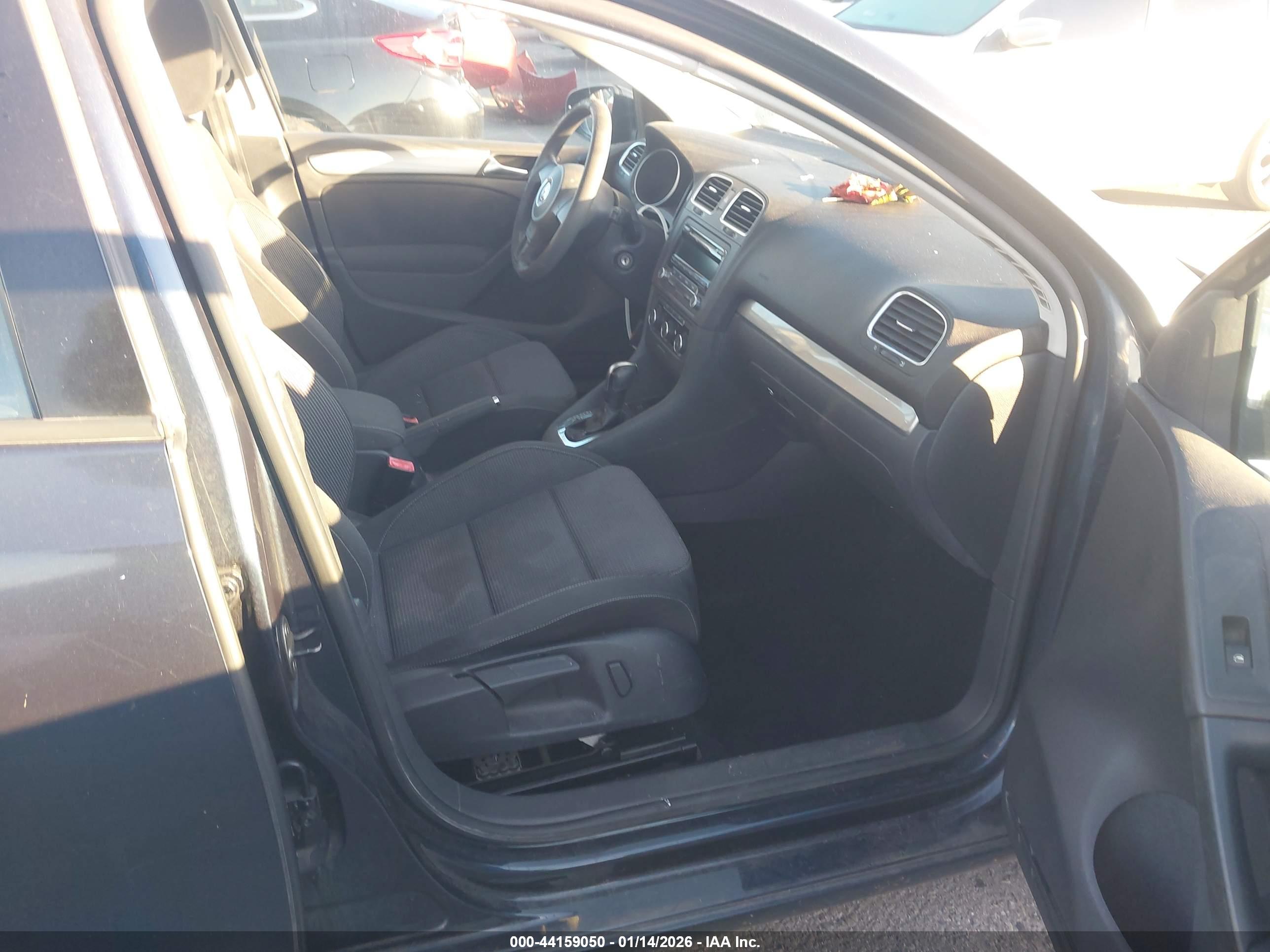 VOLKSWAGEN GOLF image 5