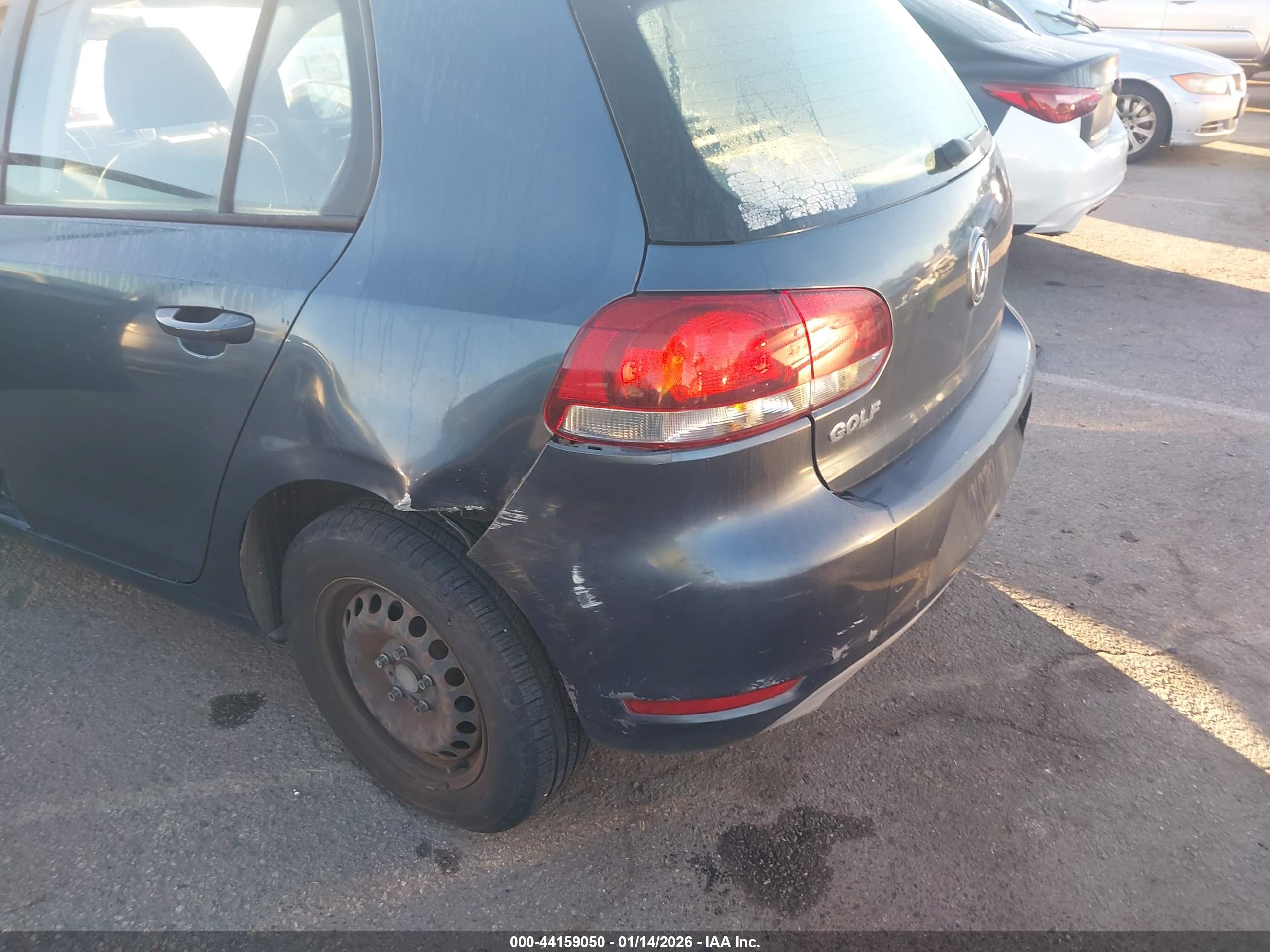 VOLKSWAGEN GOLF image 6