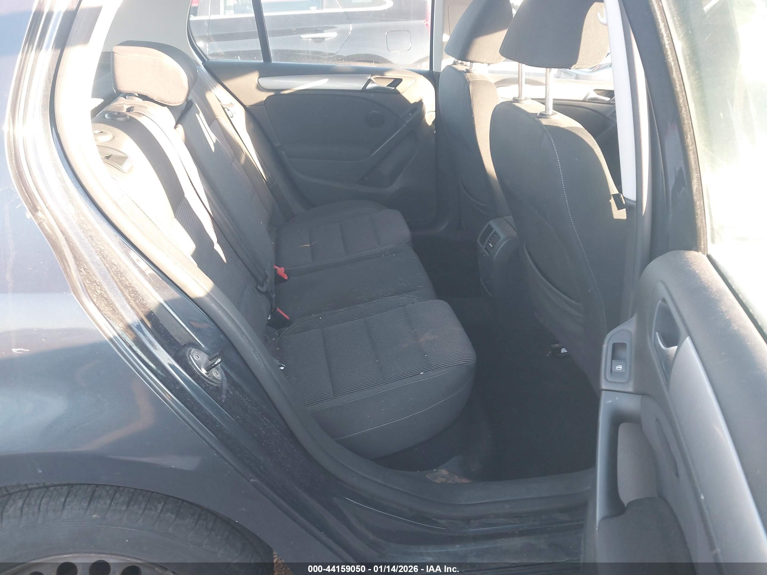 VOLKSWAGEN GOLF image 8