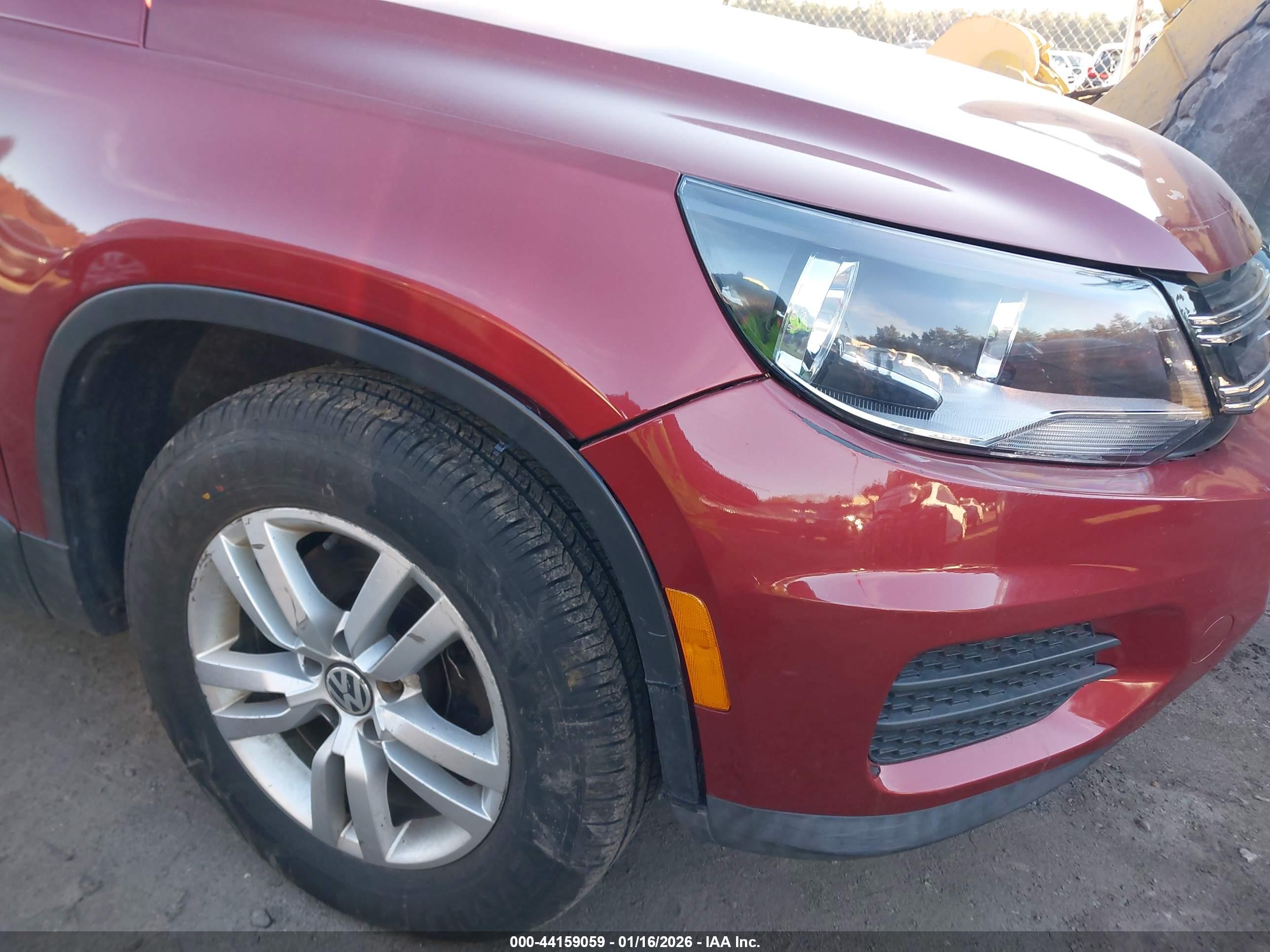 VOLKSWAGEN TIGUAN image 6