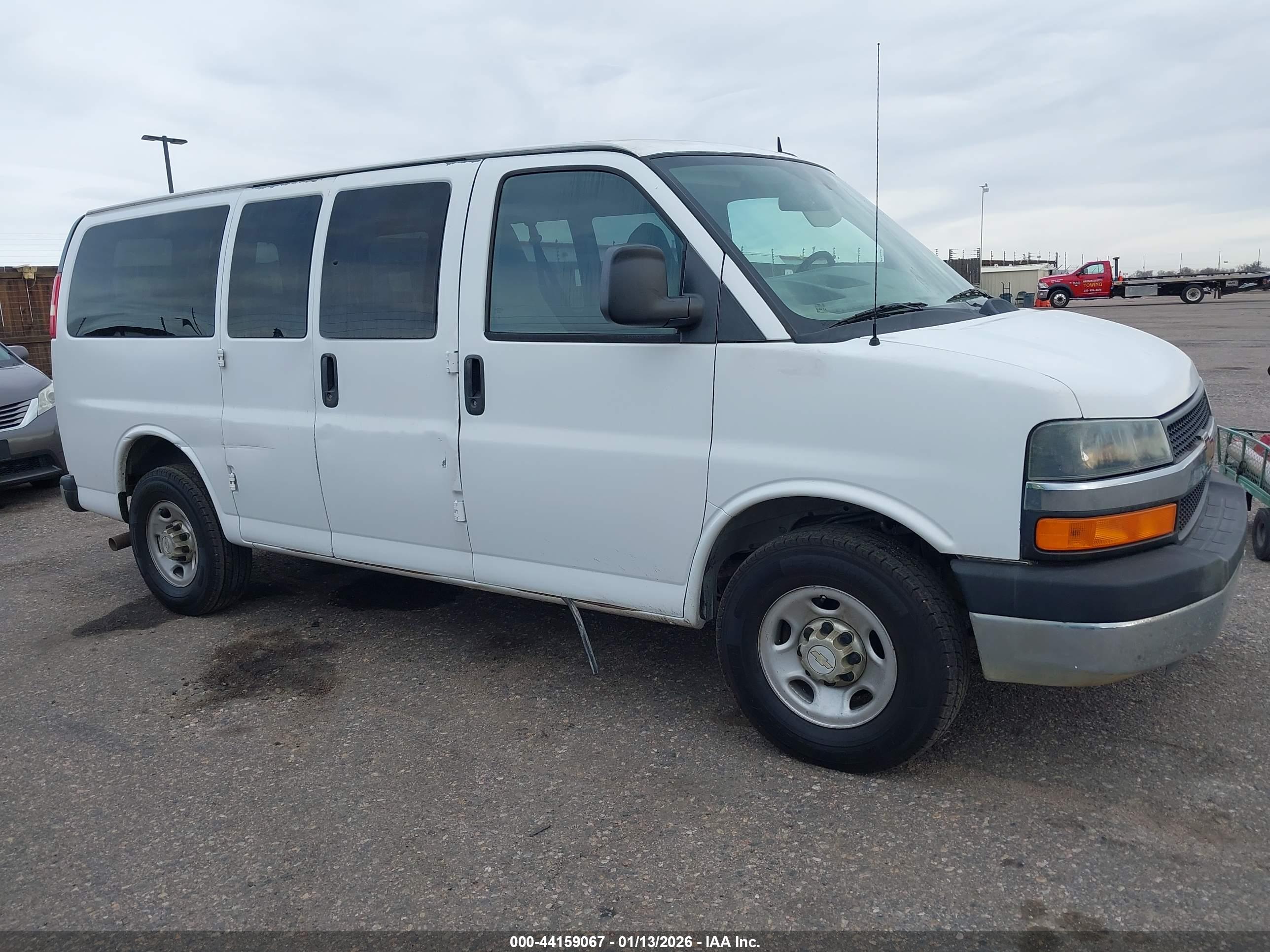 CHEVROLET EXPRESS image 6